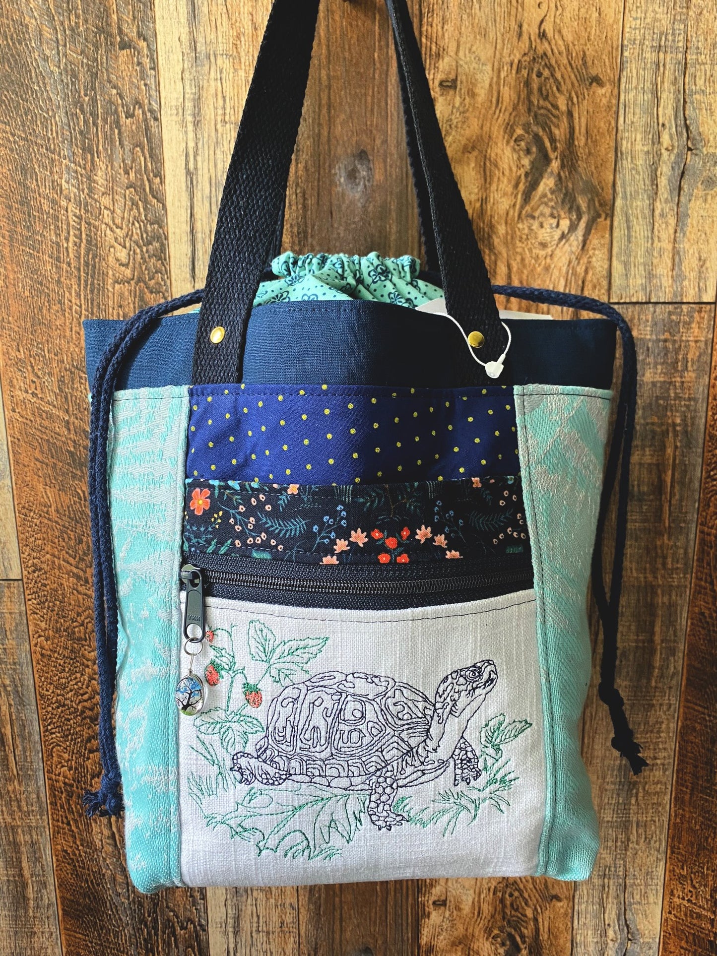 Box Turtle Medium Firefly Project Bag