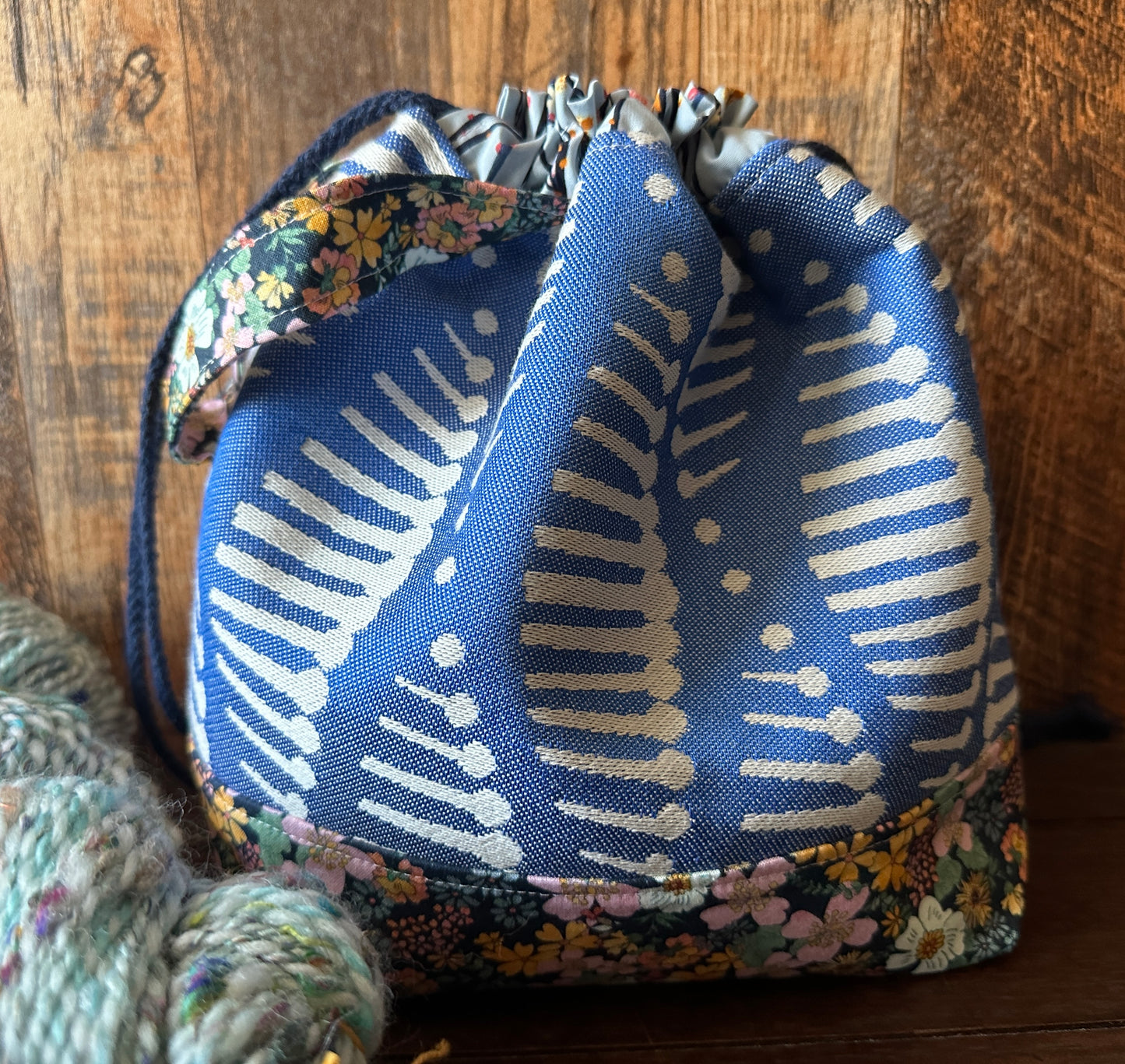Gardening in my DNA Medium Project Bag