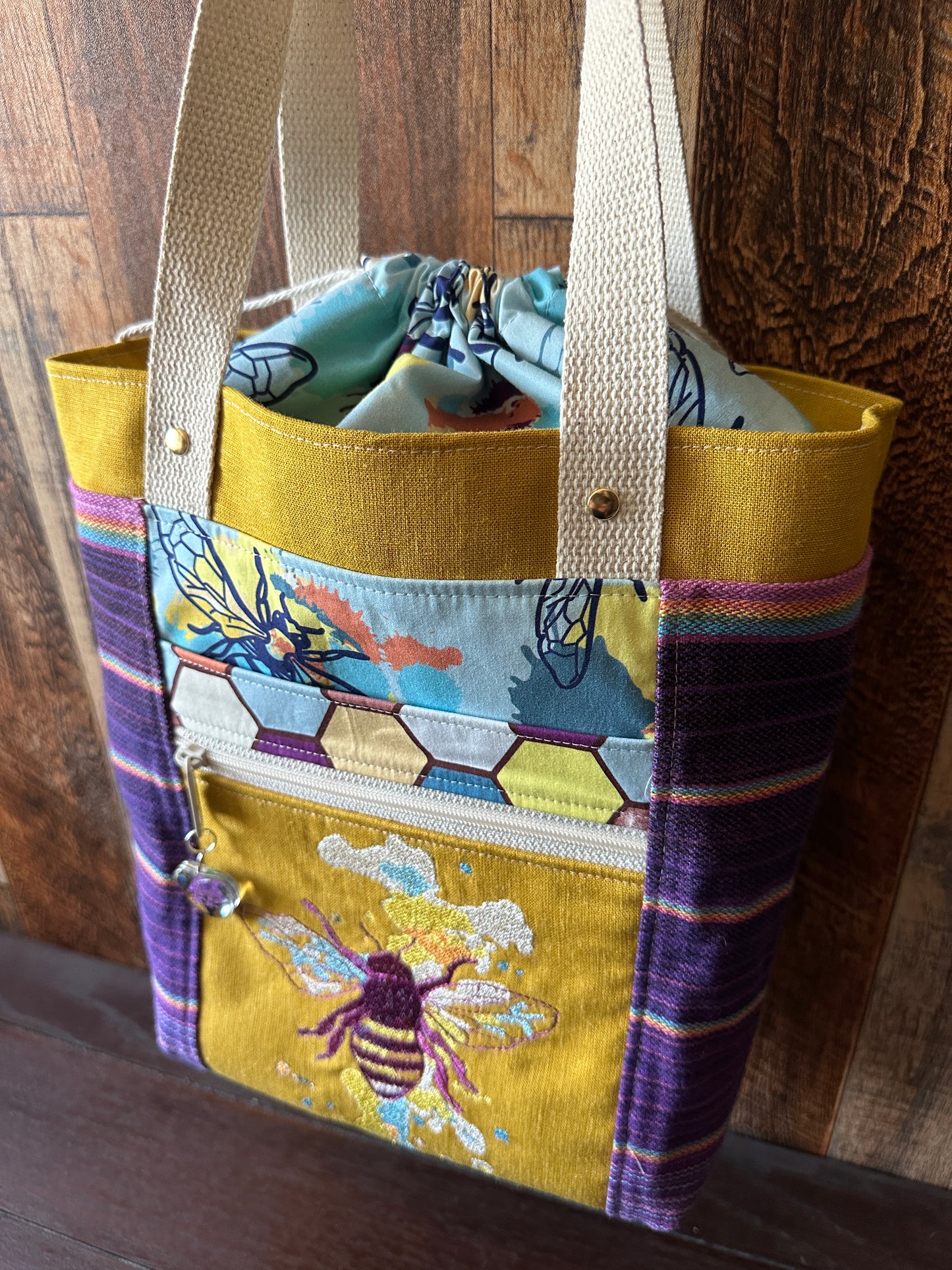 Buzzy Bees Medium Firefly Project Bag