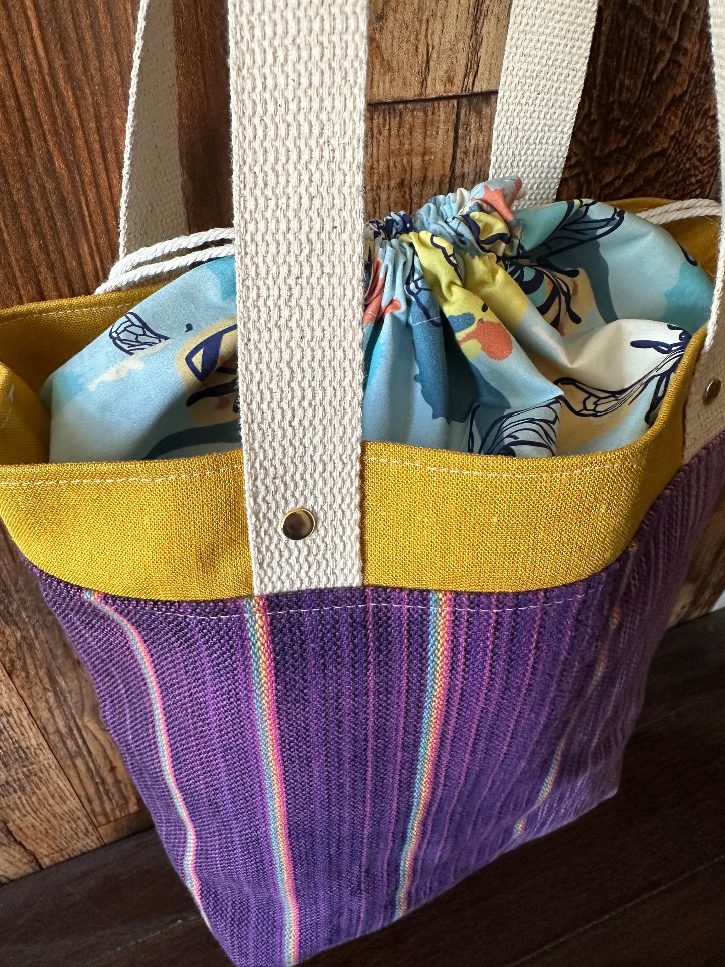 Buzzy Bees Medium Firefly Project Bag