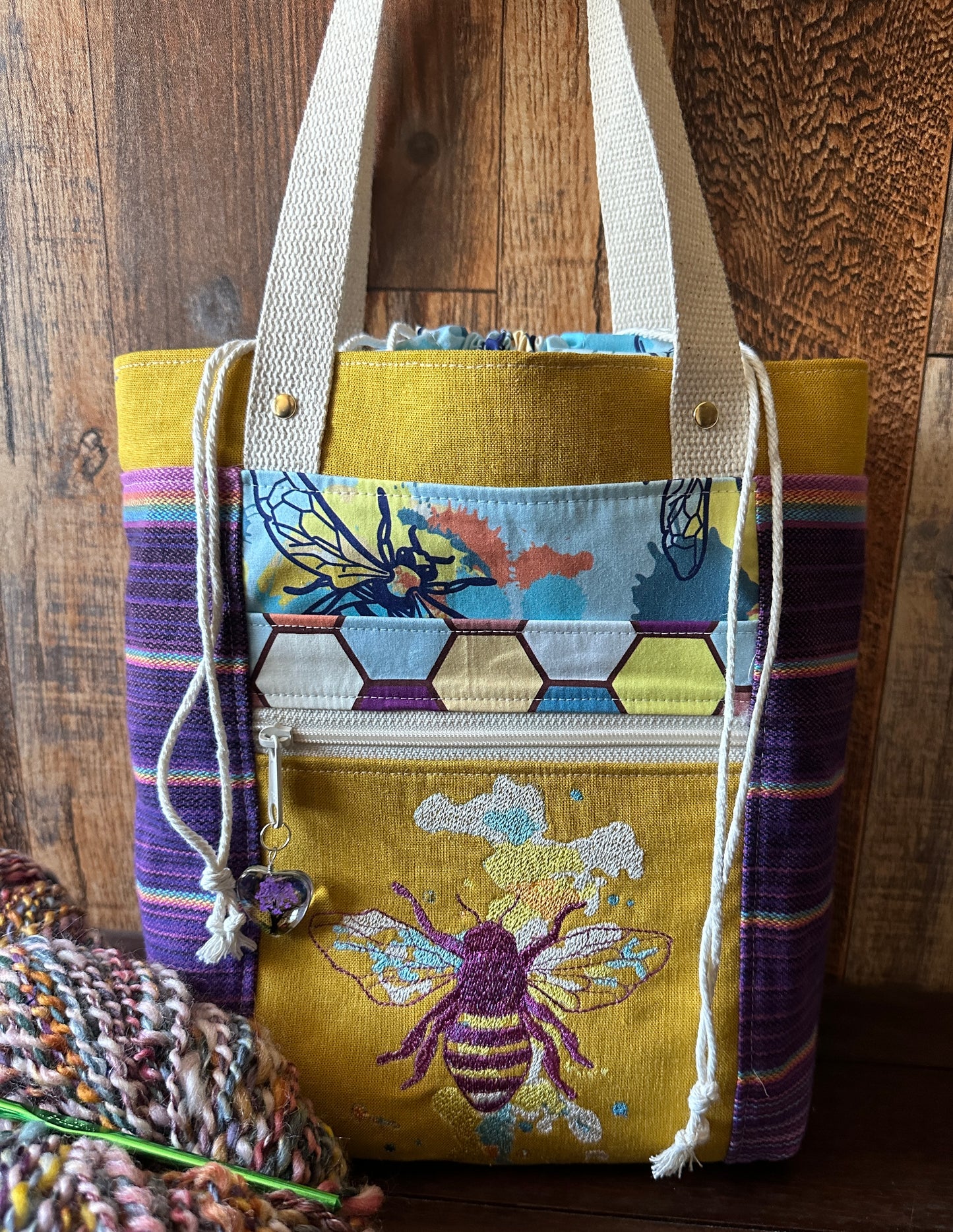 Buzzy Bees Medium Firefly Project Bag