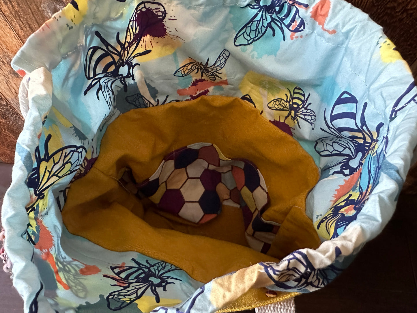 Buzzy Bees Medium Firefly Project Bag