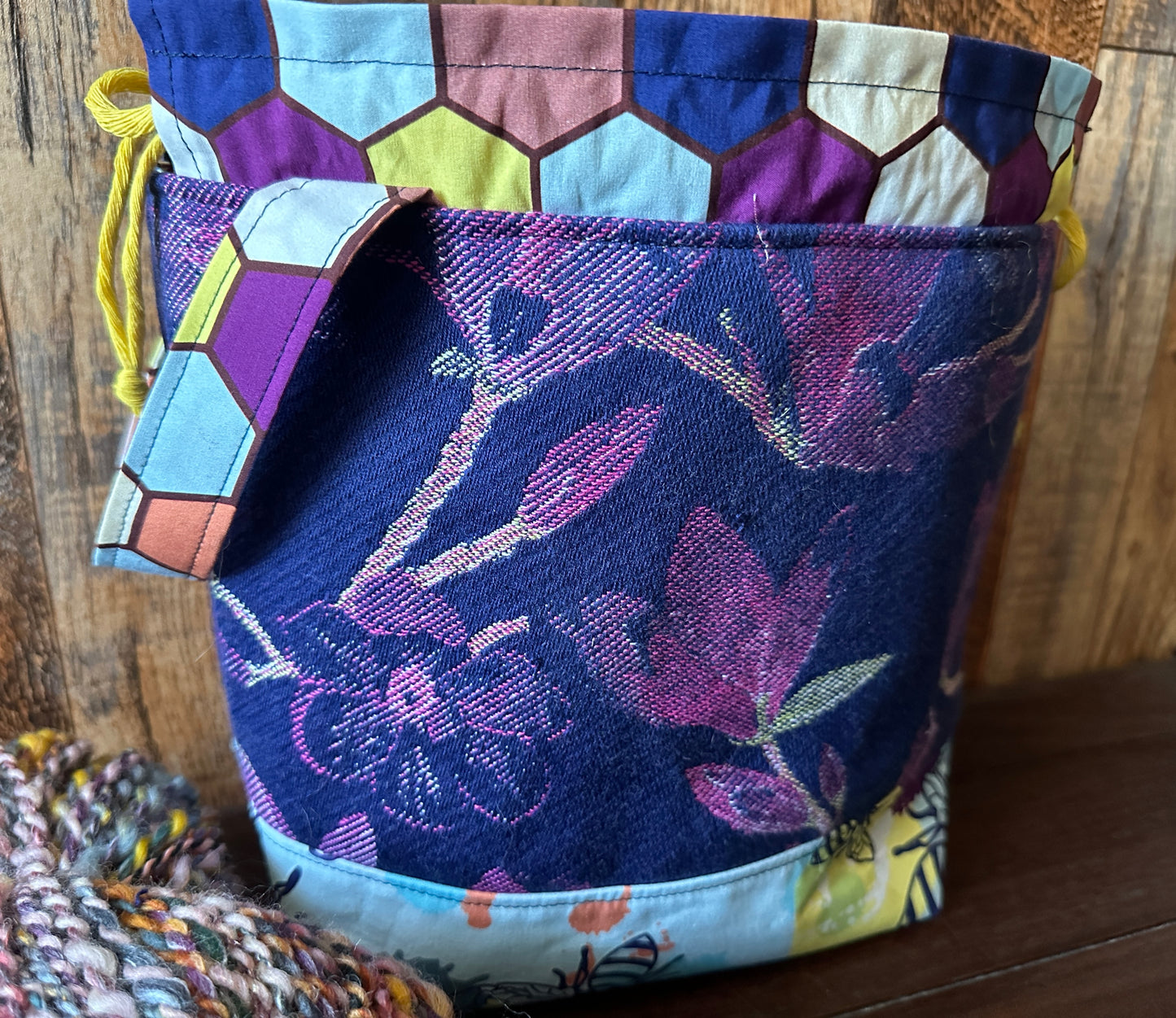 Buzzy Bees Medium Project Bag