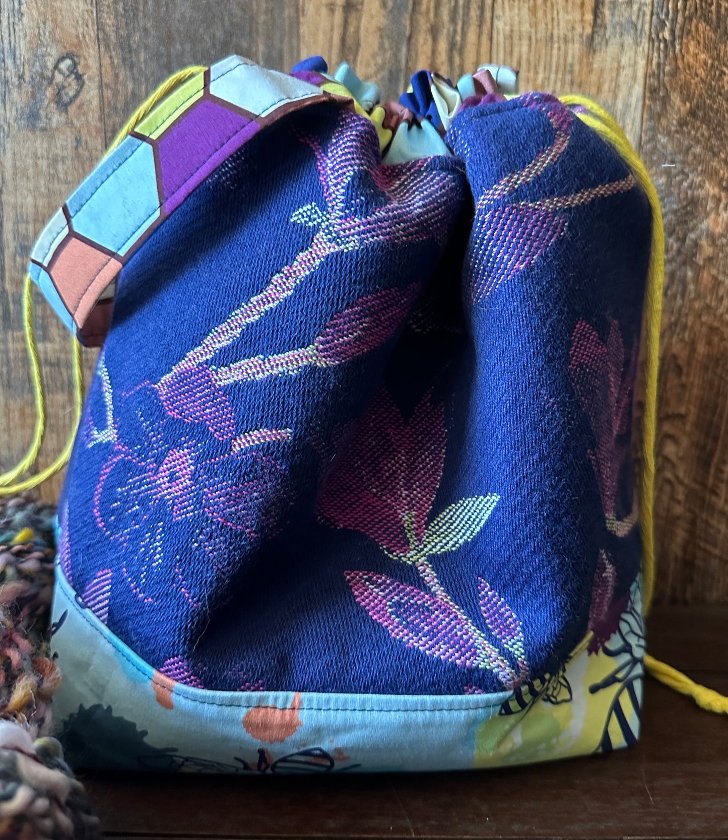 Buzzy Bees Medium Project Bag