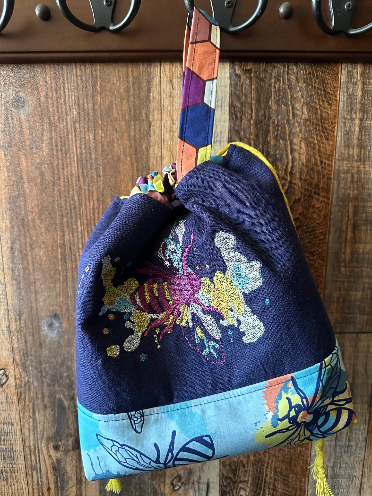 Buzzy Bees Medium Project Bag