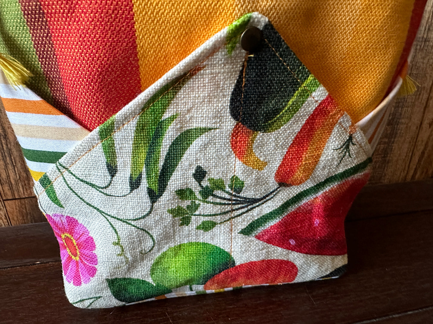 Summer Garden Plenty O' Pockets Small Drawstring Pouch