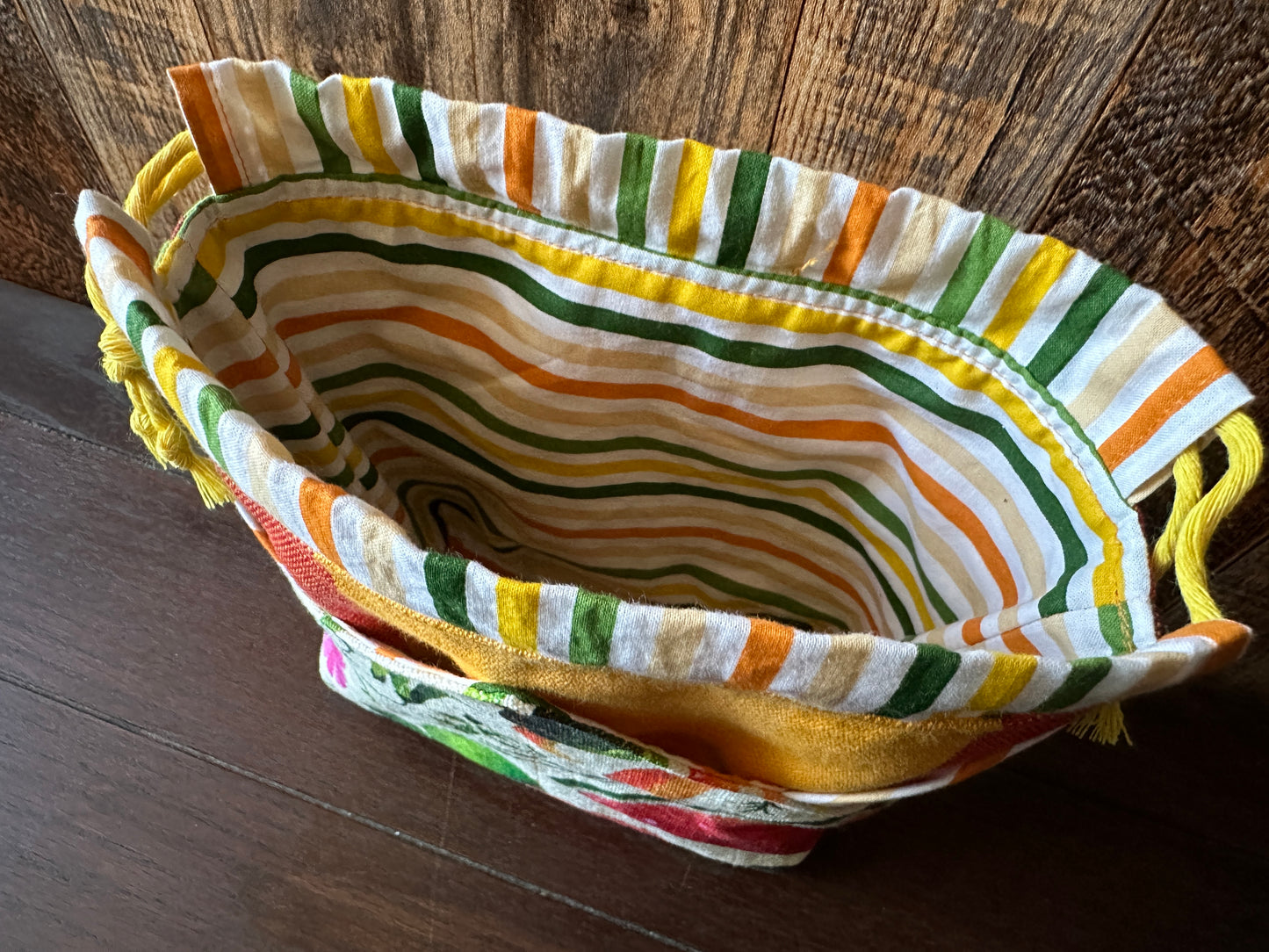 Summer Garden Plenty O' Pockets Small Drawstring Pouch