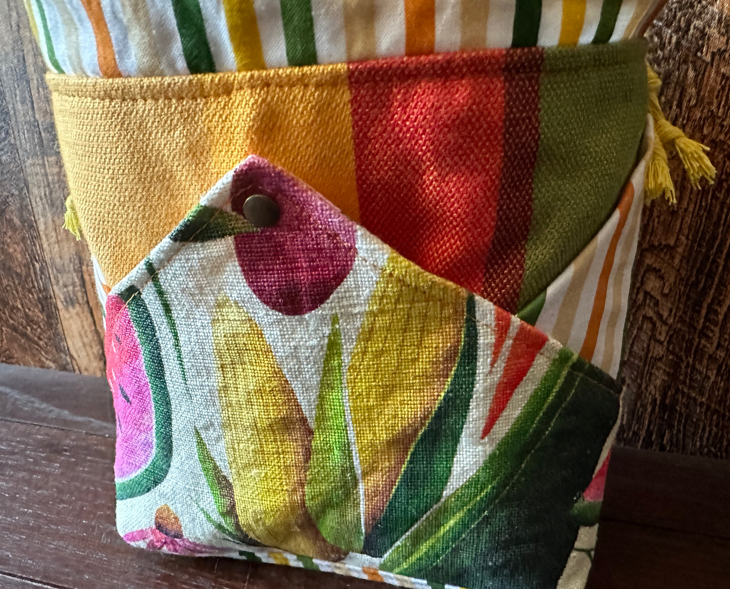 Summer Garden Plenty O' Pockets Small Drawstring Pouch