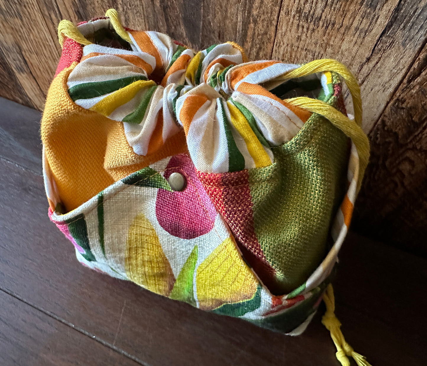 Summer Garden Plenty O' Pockets Small Drawstring Pouch