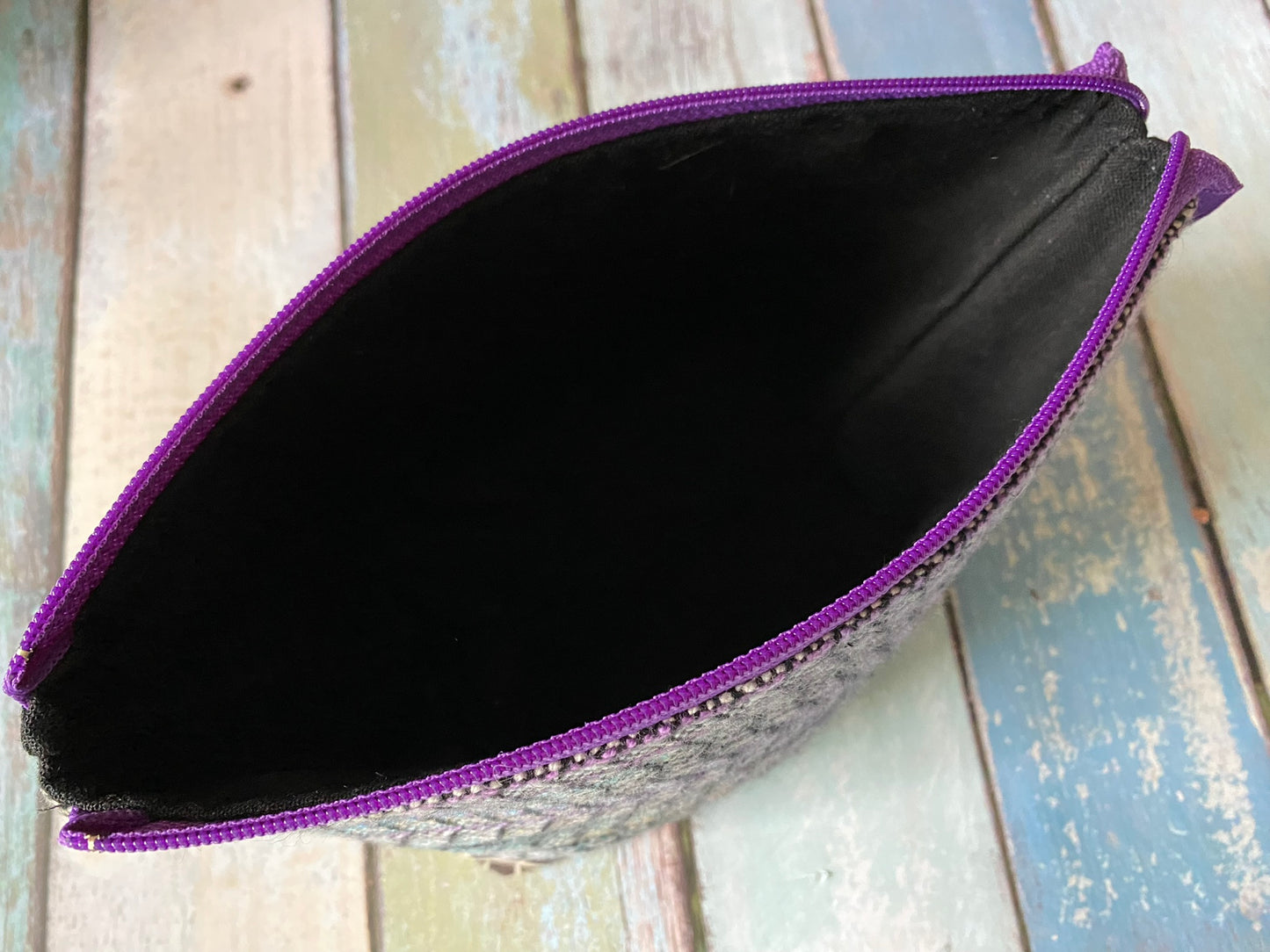 Black Sheep Small Open Wide Spindle Bag