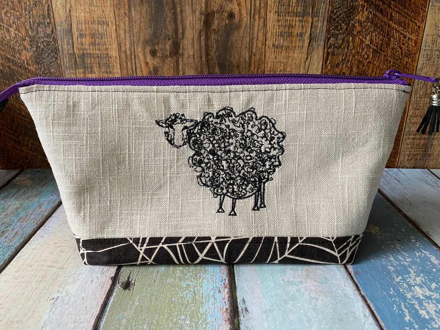 Black Sheep Medium Open Wide Spindle Bag