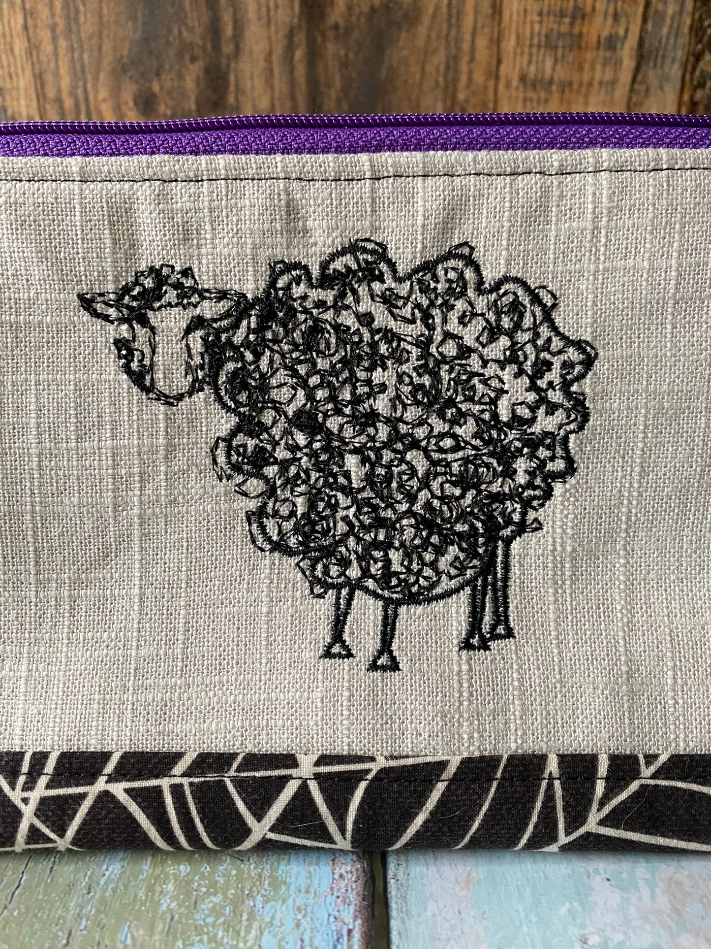Black Sheep Medium Open Wide Spindle Bag