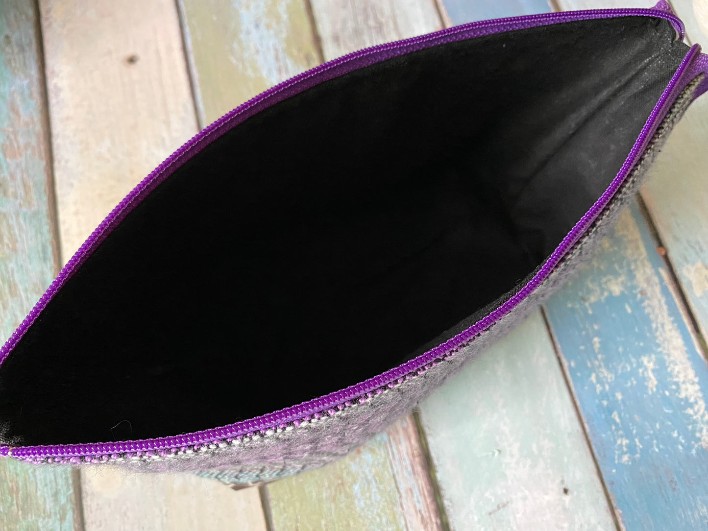 Black Sheep Medium Open Wide Spindle Bag