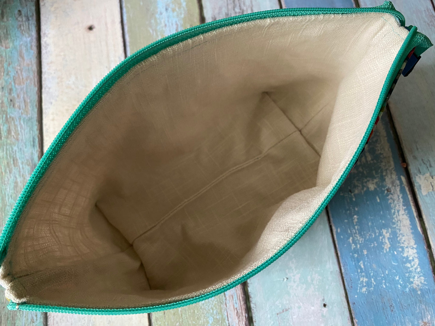 Llama Momma Medium Open Wide Spindle Bag
