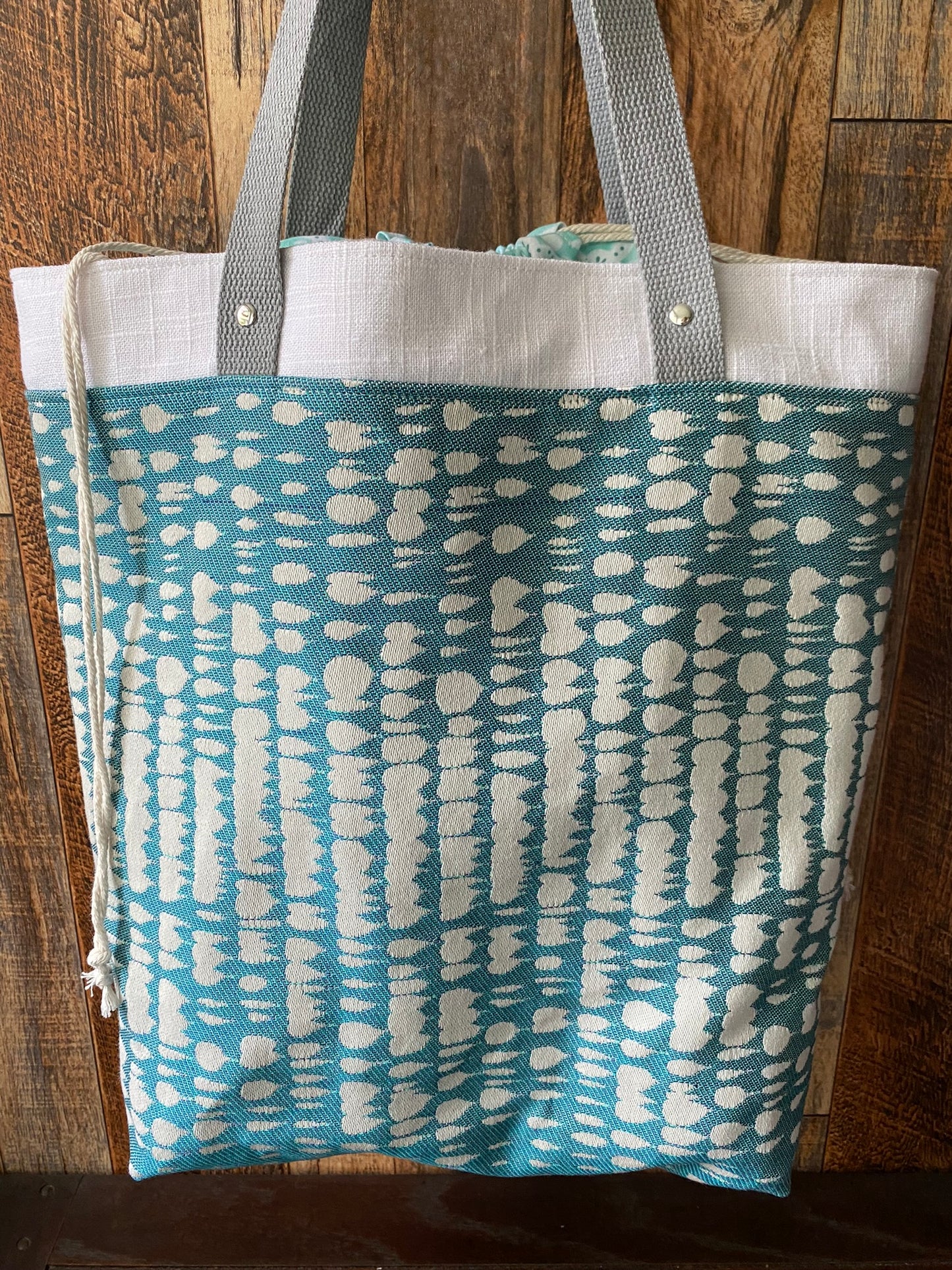Leafy Llama Large Firefly Project Bag