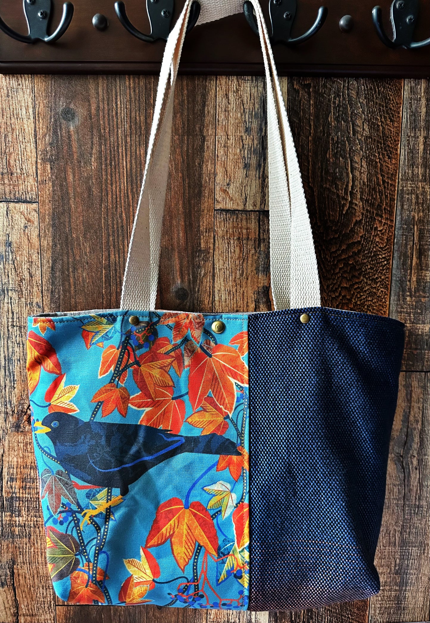 Blackbird in Maples Tote Bag with Zipper Pocket Divider