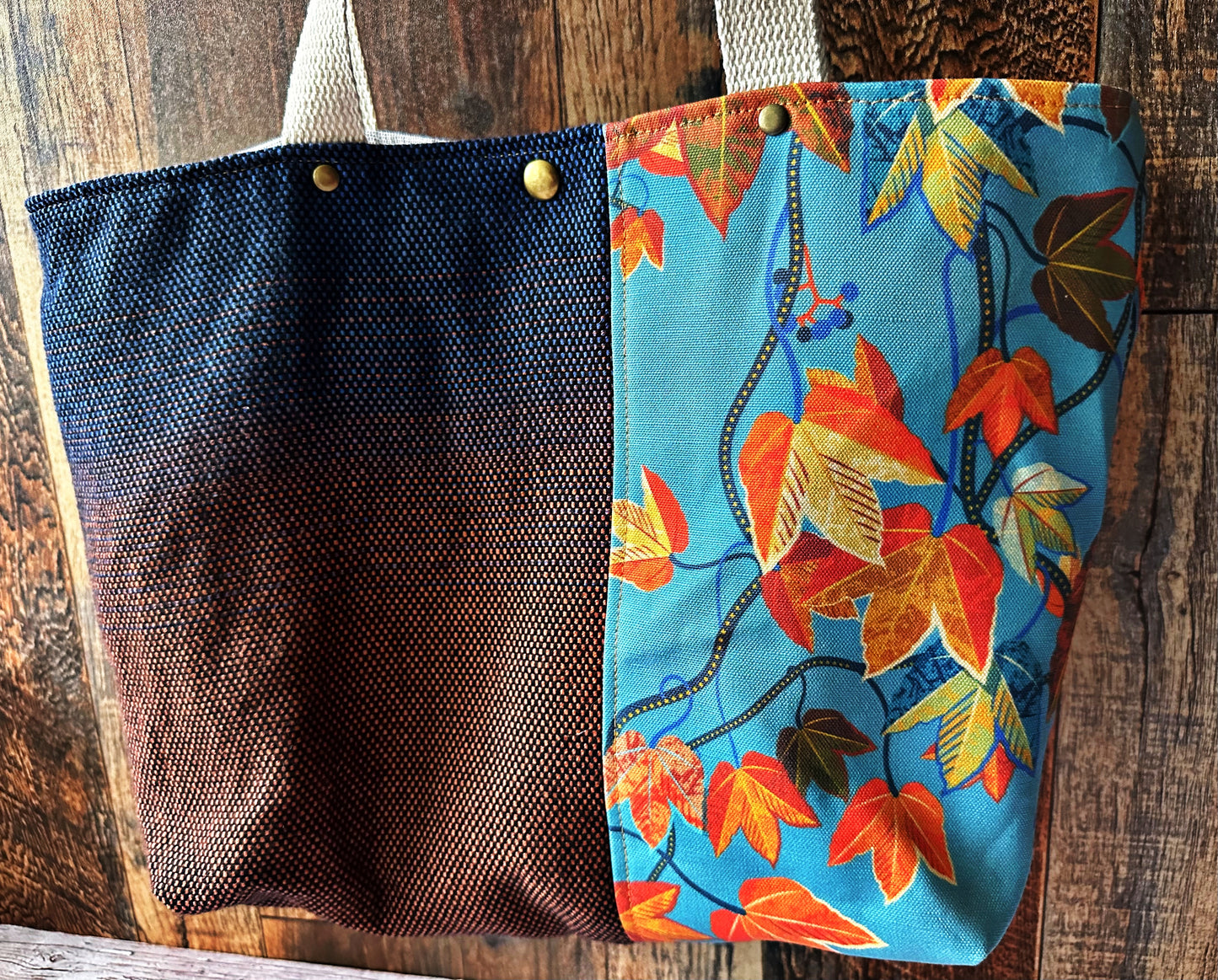 Blackbird in Maples Tote Bag with Zipper Pocket Divider