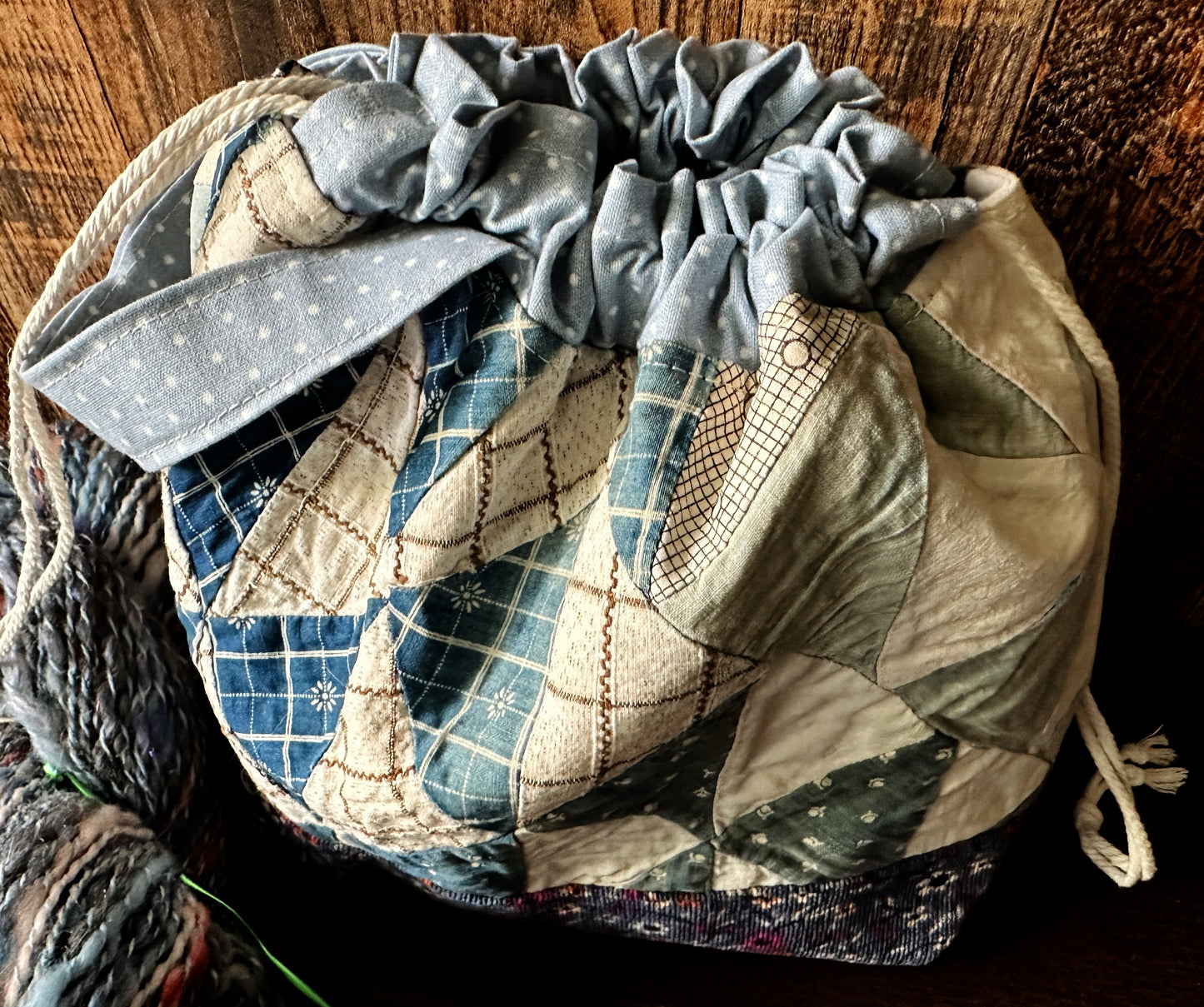 Repurposed Heritage Quilt Medium Project Bag
