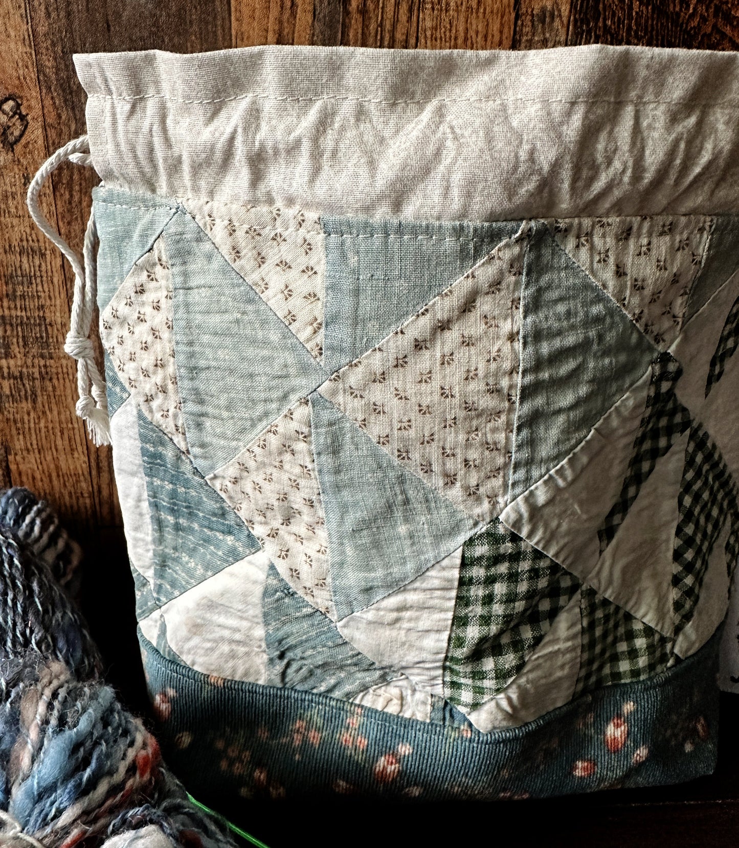 Repurposed Heritage Quilt Medium Project Bag