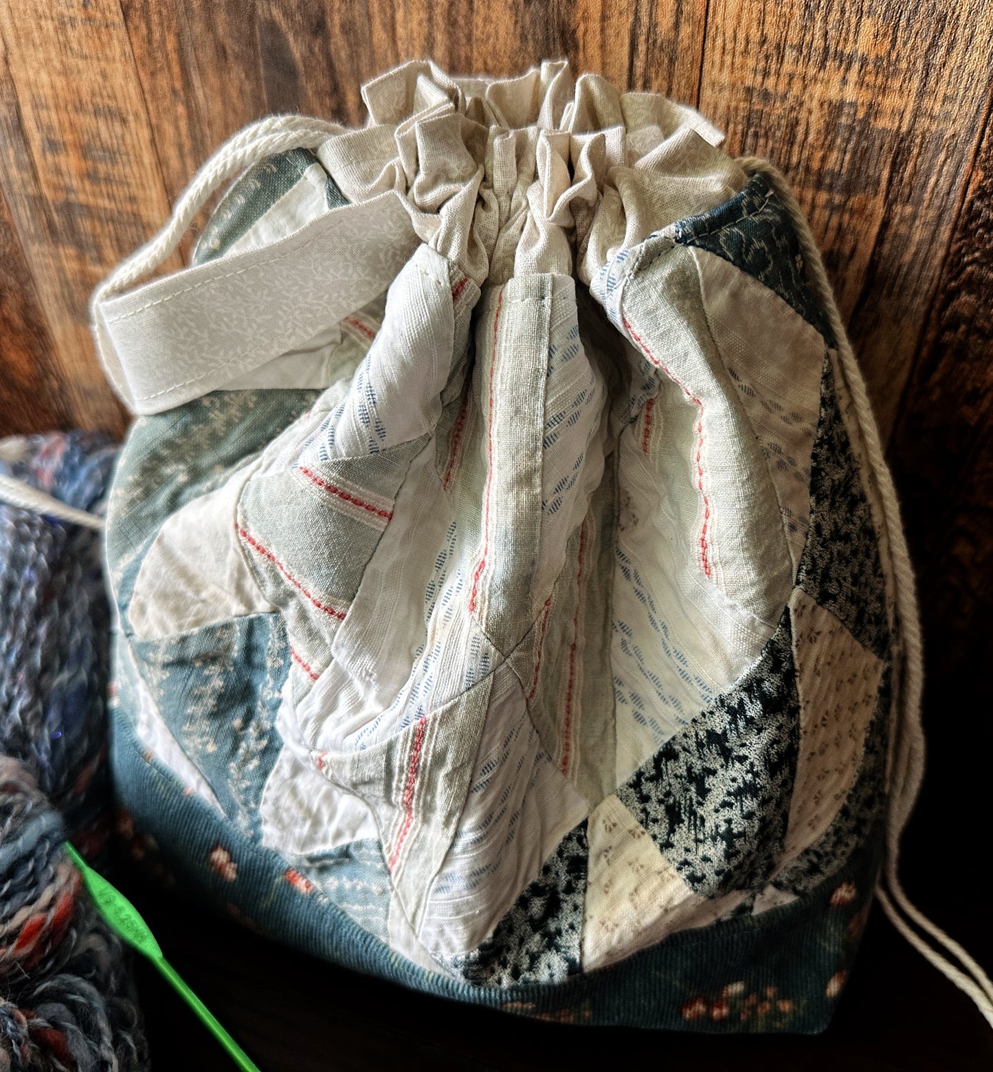 Repurposed Heritage Quilt Medium Project Bag