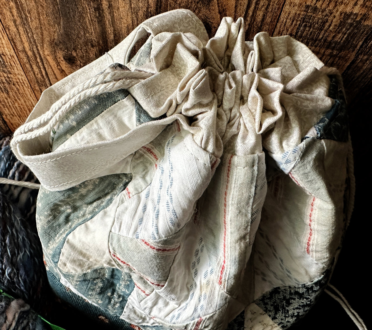 Repurposed Heritage Quilt Medium Project Bag