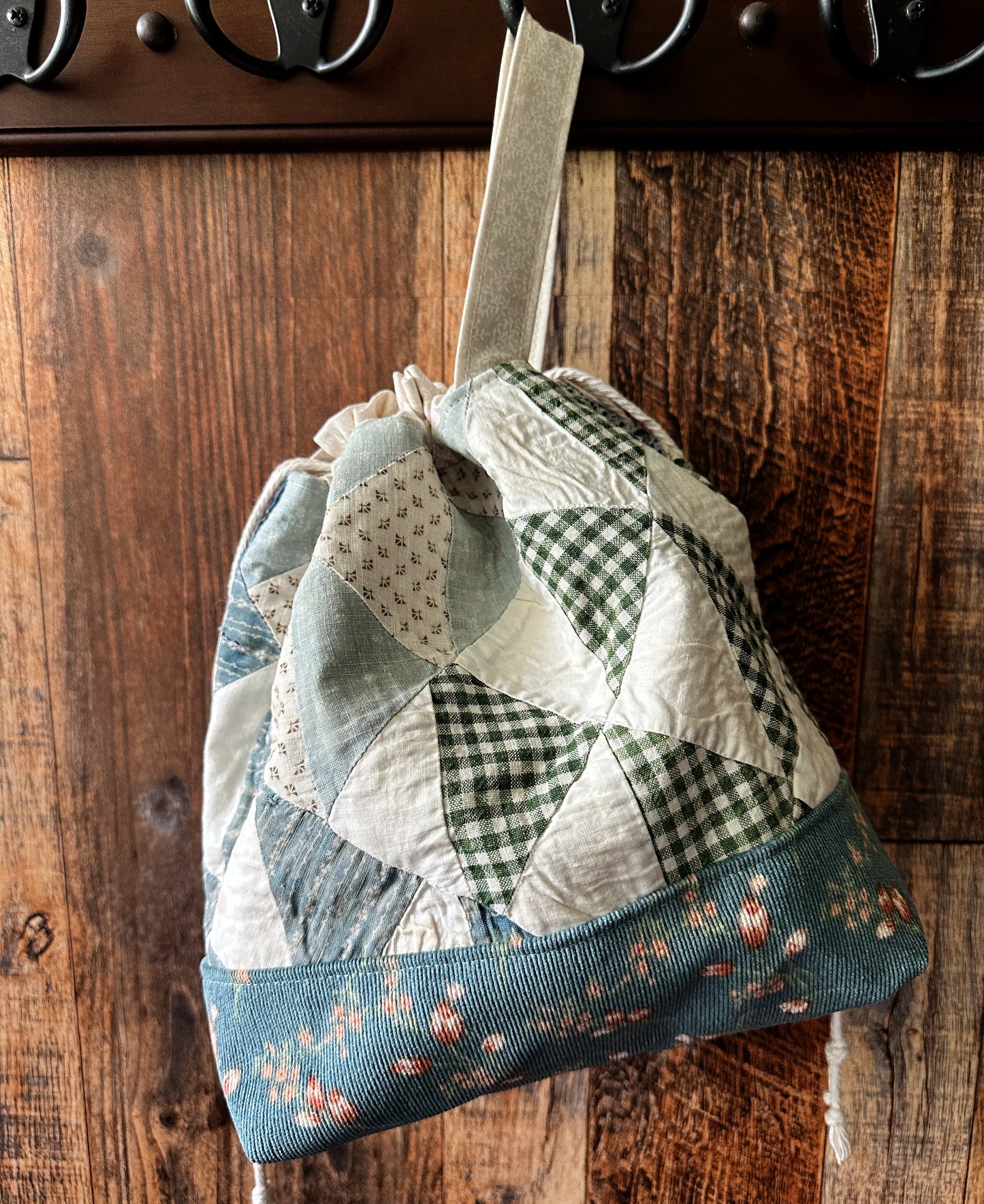 Repurposed Heritage Quilt Medium Project Bag
