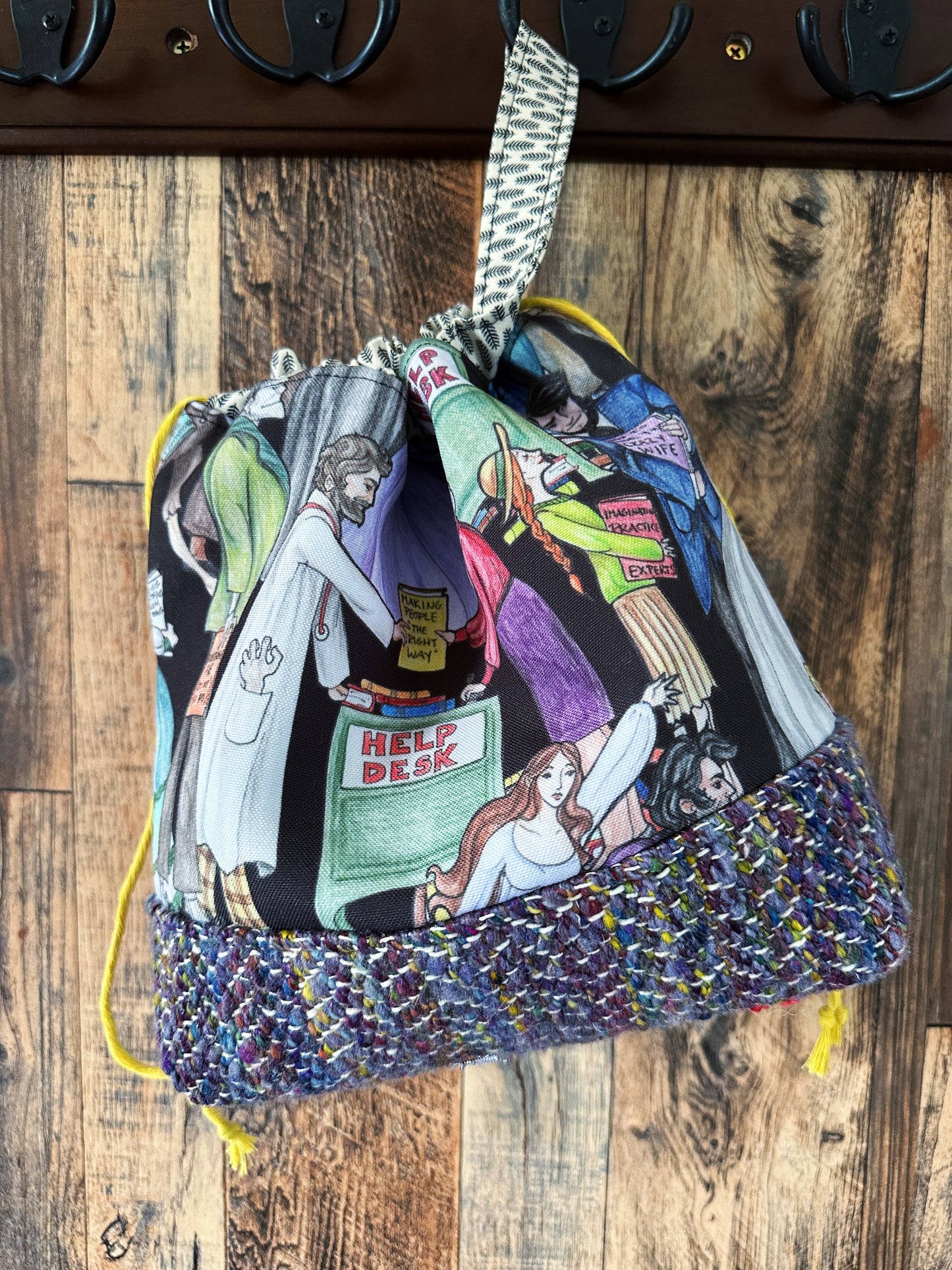 Help Desk with Handwoven Wool Medium Project Bag