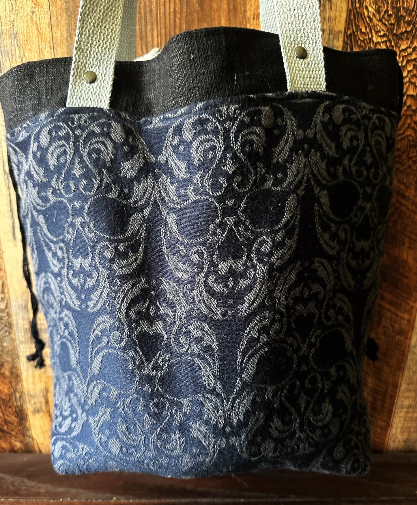 Her Gothic Silhouette Medium Firefly Project Bag
