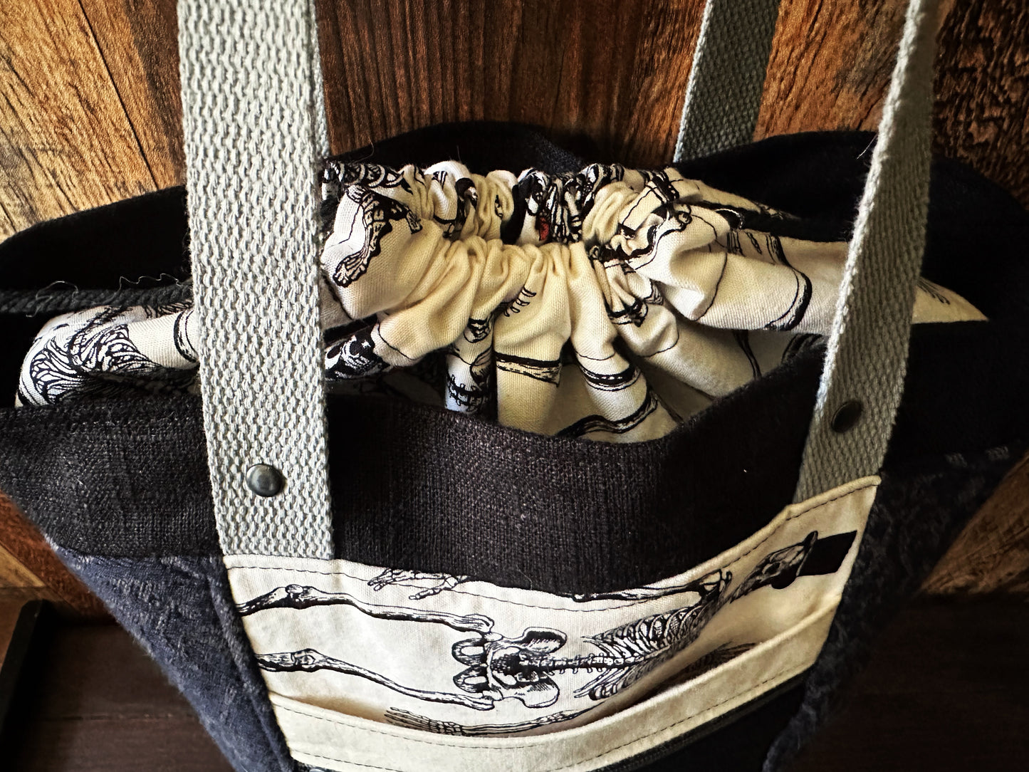 Her Gothic Silhouette Medium Firefly Project Bag