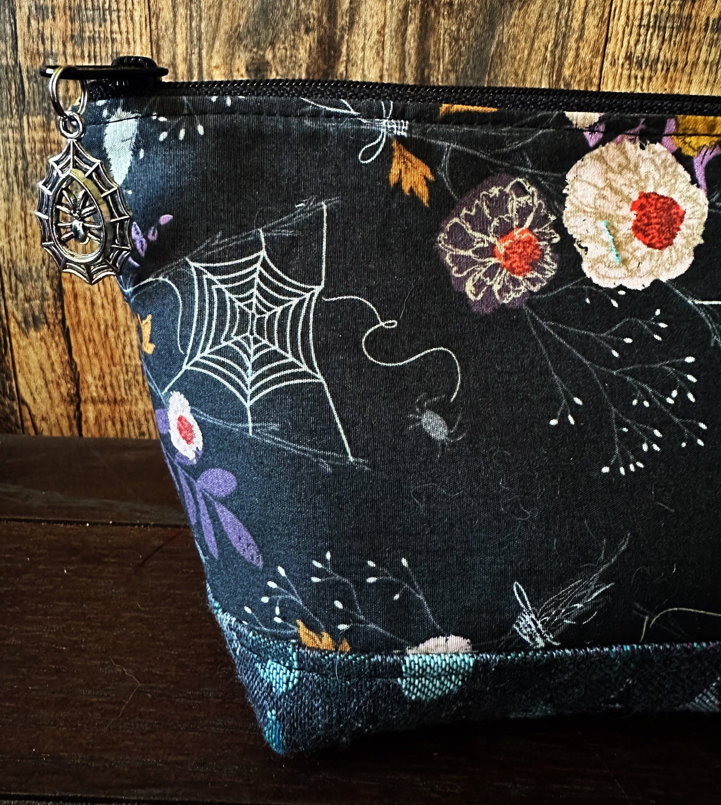 Cobweb Drape Medium Open Wide Spindle Bag