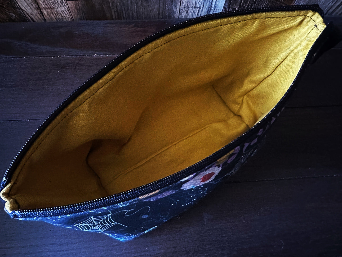 Cobweb Drape Medium Open Wide Spindle Bag