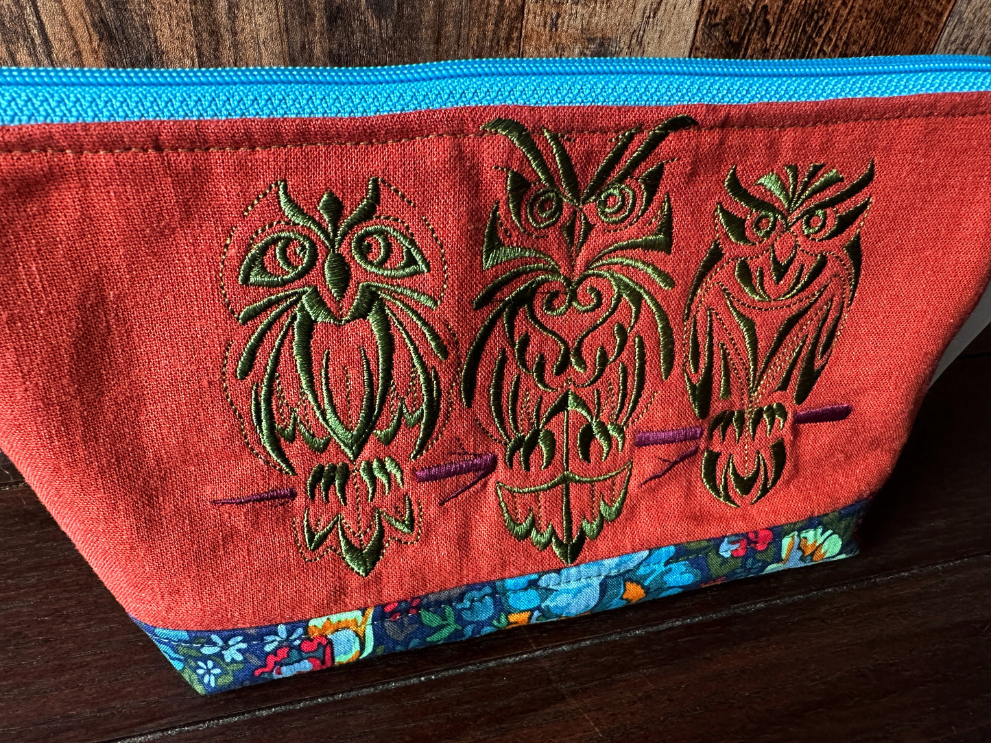 Trio of Owls Medium Open Wide Spindle Bag