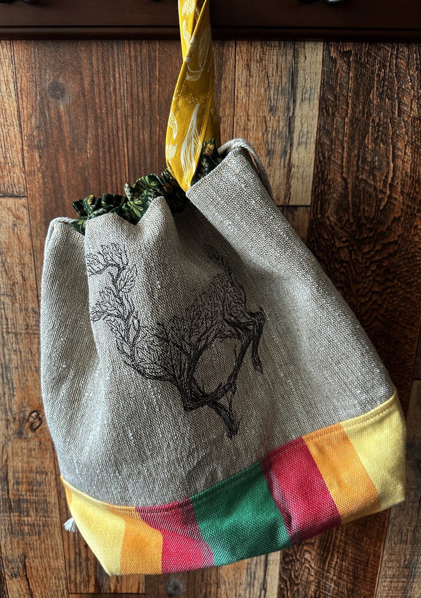 Deer in the Leaves Large Project Bag