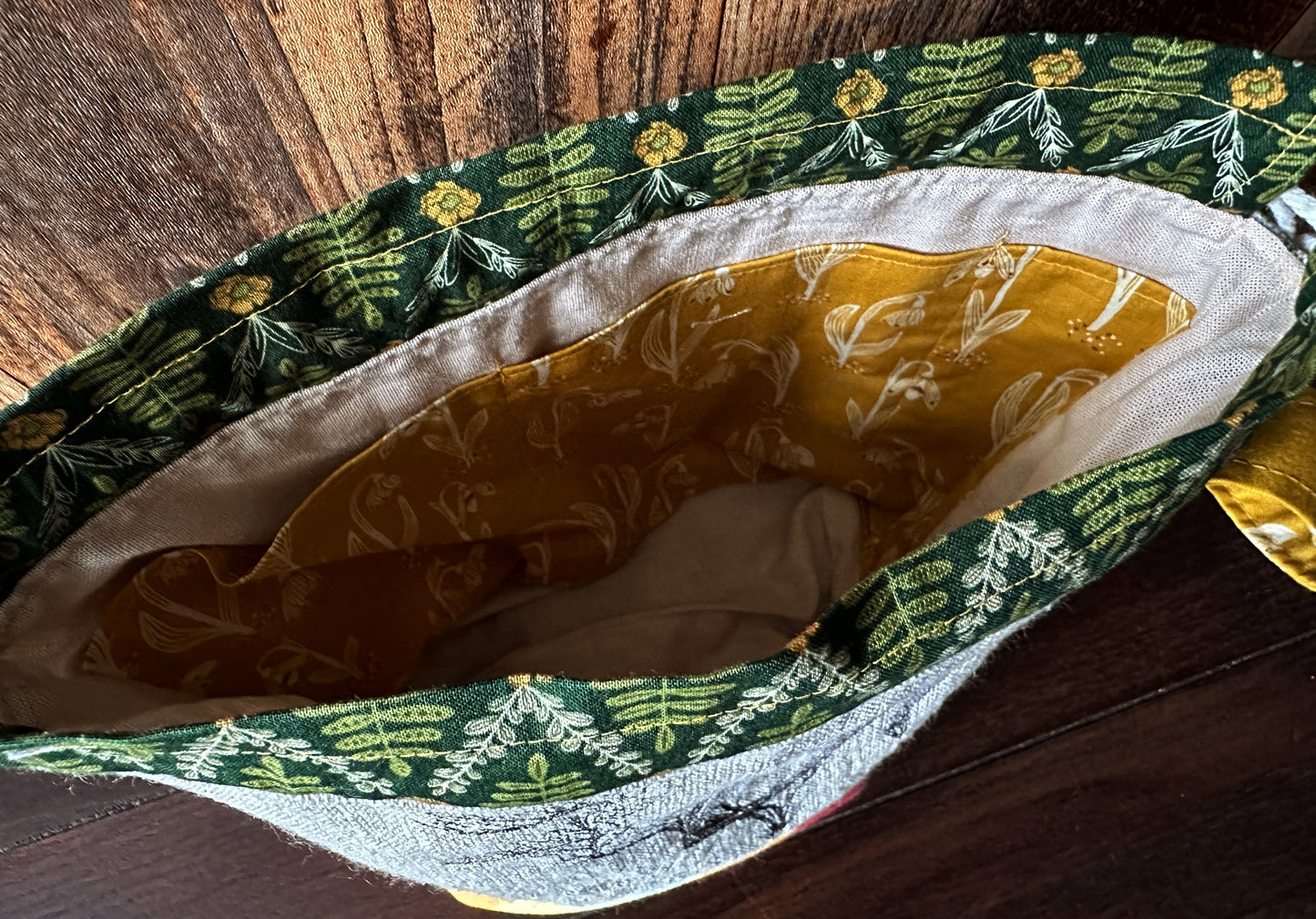Deer in the Leaves Medium Project Bag