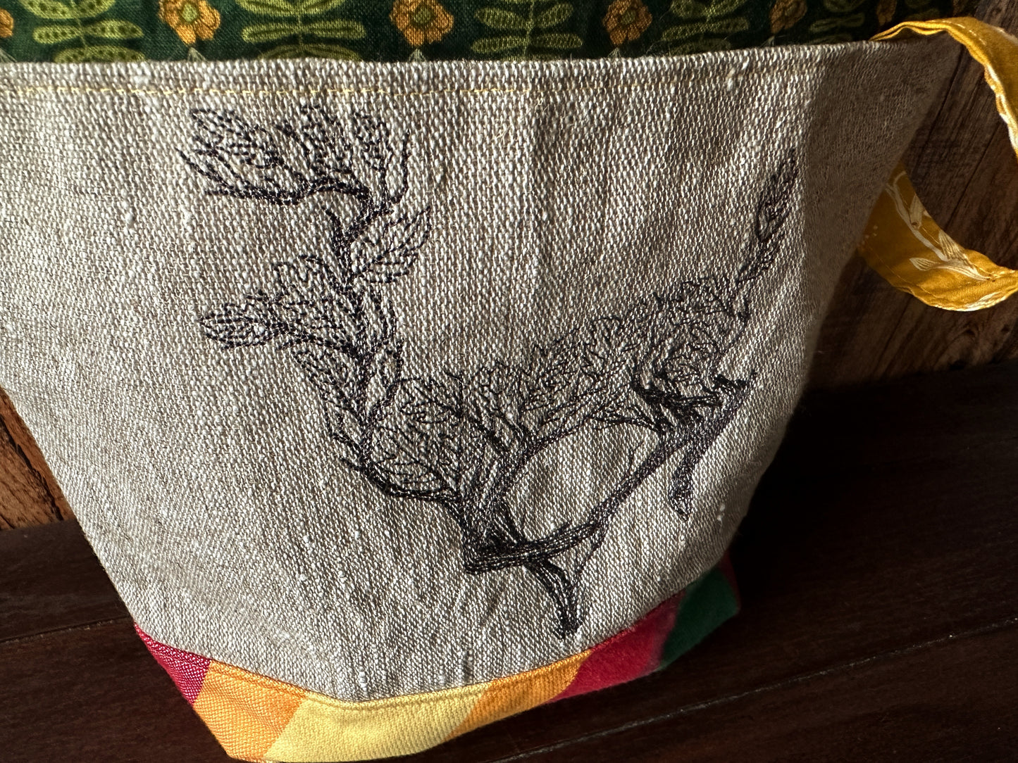 Deer in the Leaves Medium Project Bag