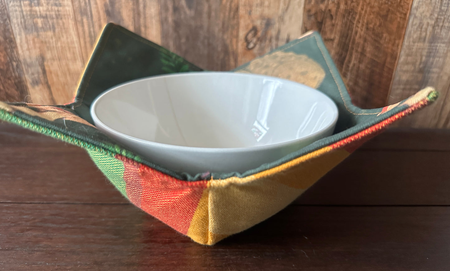 Frog and Friends Bowl Cozy