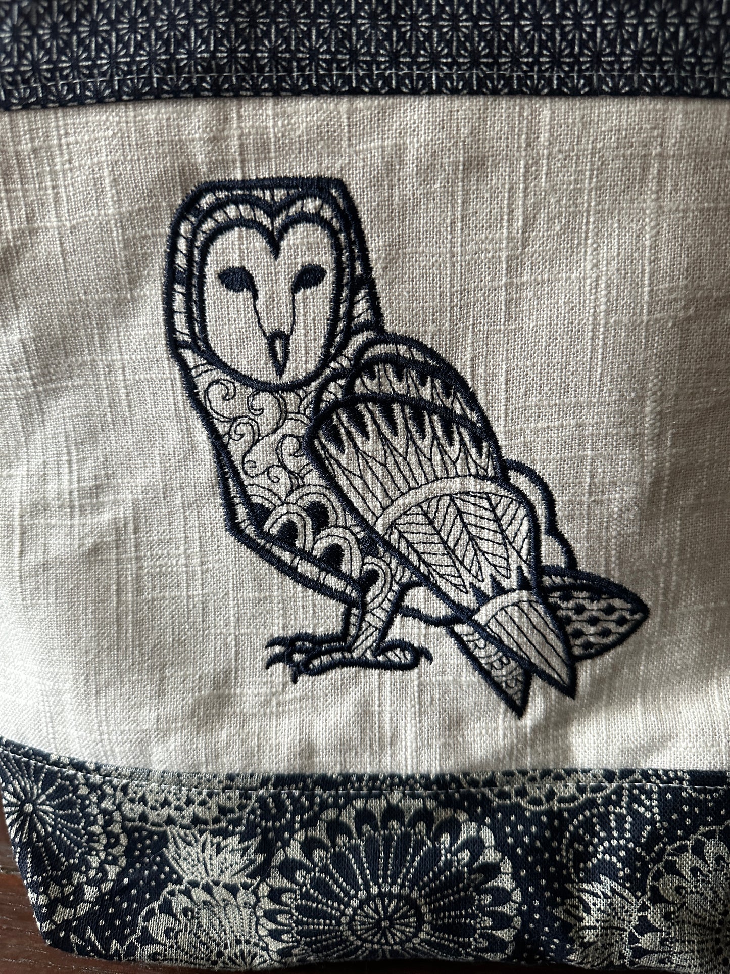 Indigo Linen with Barn Owl Medium Shoulder Bag/Purse