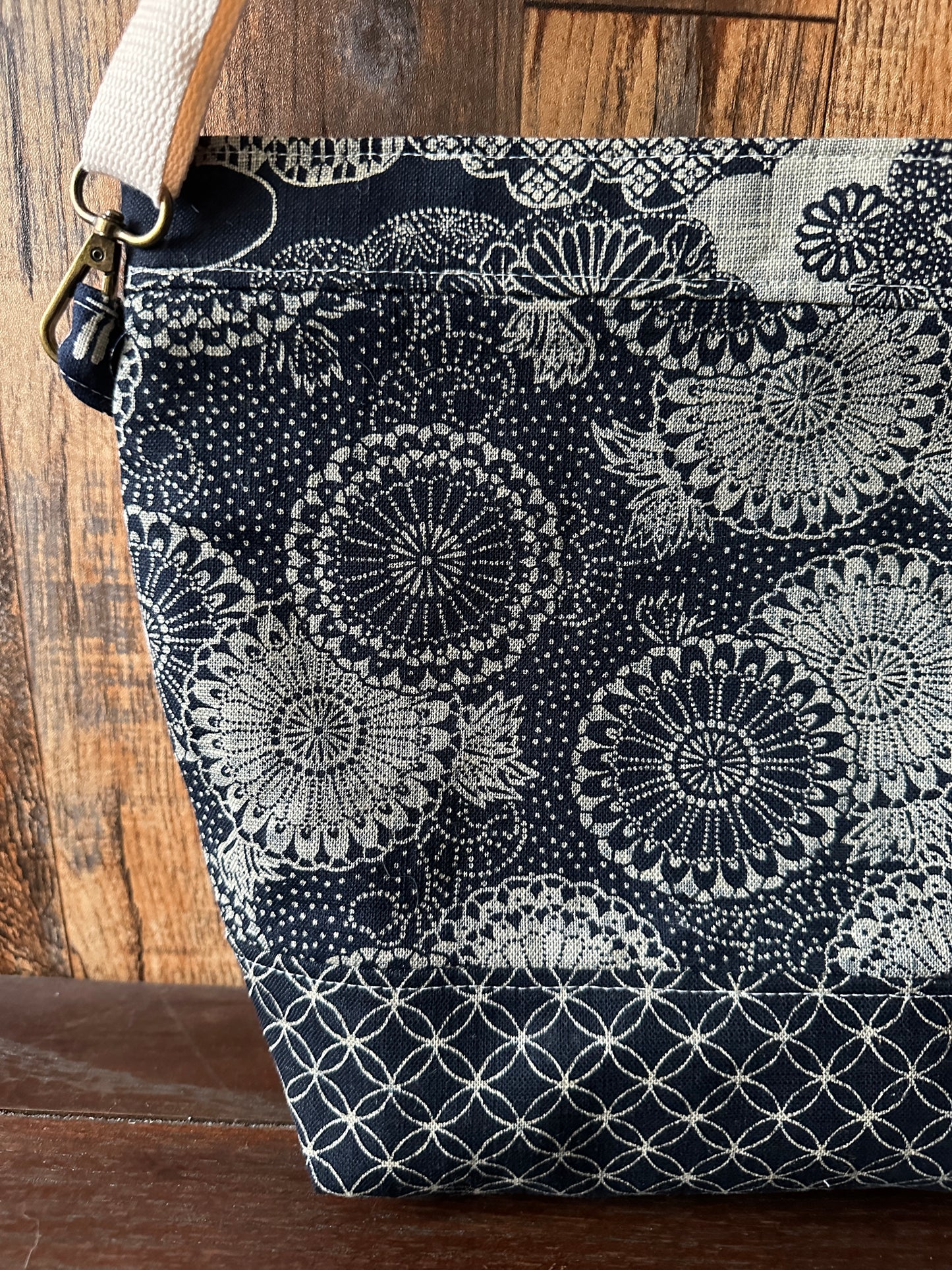 Indigo Linen with Raven Medium Shoulder Bag/Purse