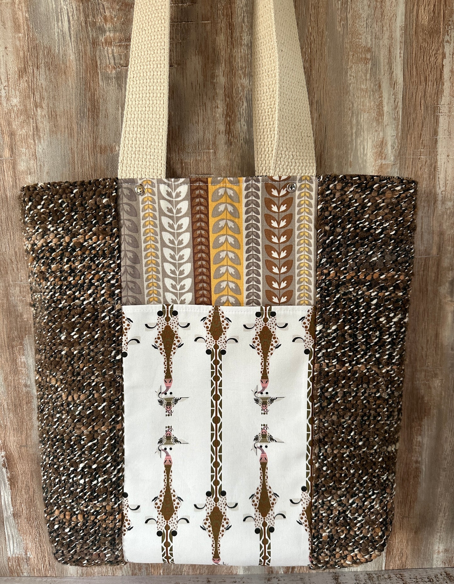 Mother Giraffe's Kiss Double Pocket Large Tote Bag