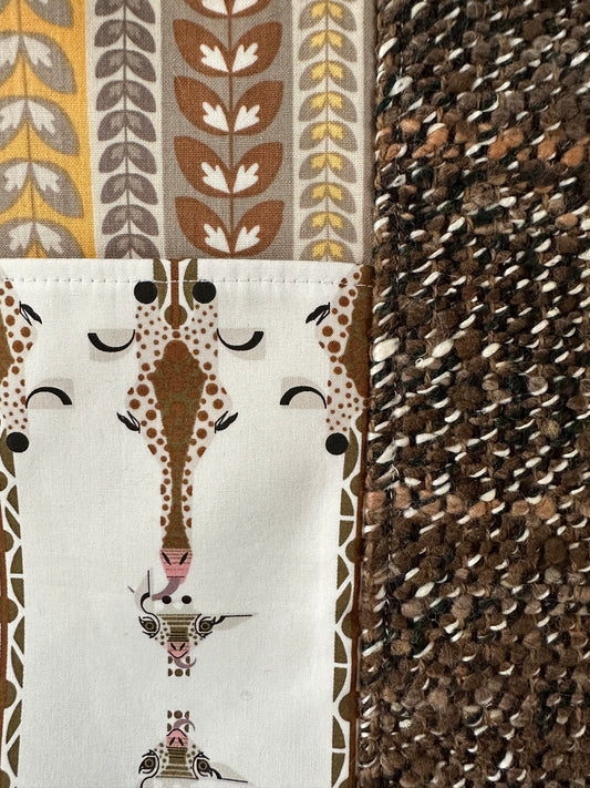 Mother Giraffe's Kiss Double Pocket Large Tote Bag