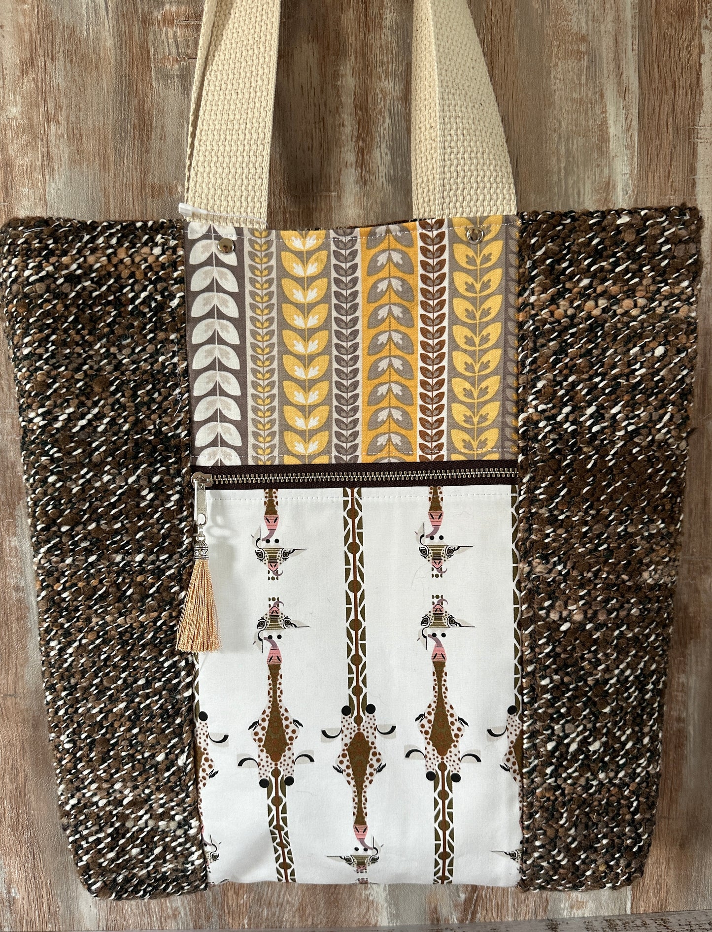 Mother Giraffe's Kiss Double Pocket Large Tote Bag