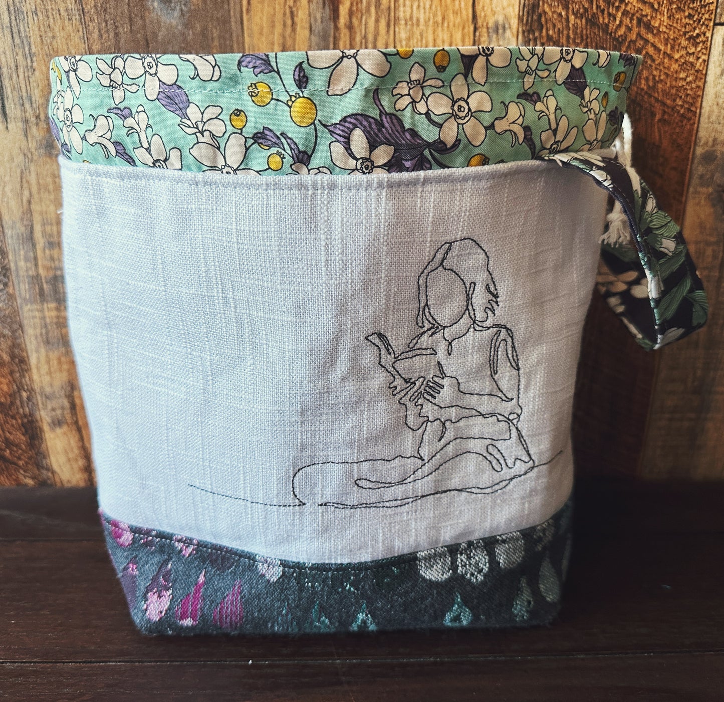 Reading the Classics Medium Project Bag