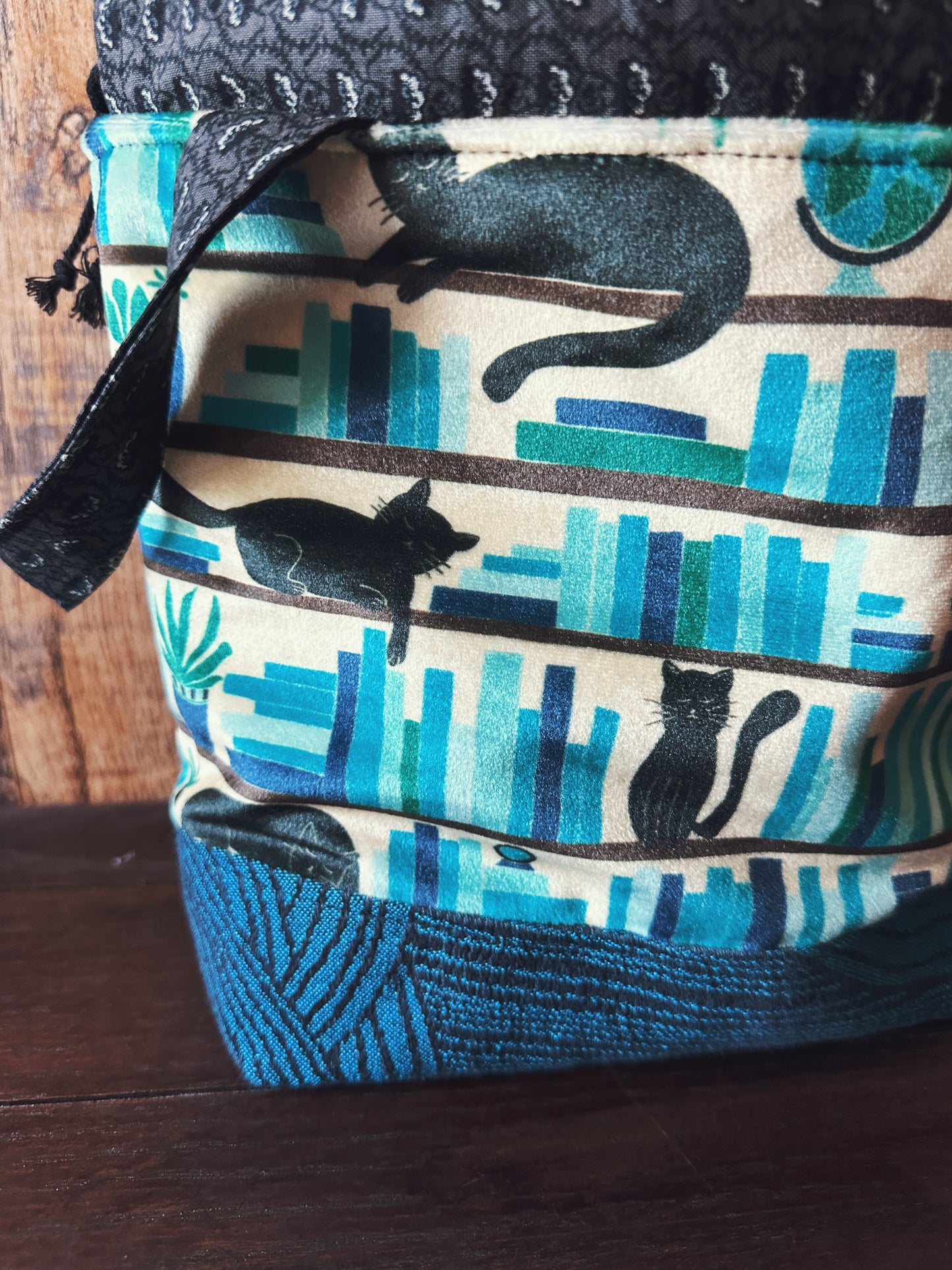 Void Kitty in the Library Medium Project Bag