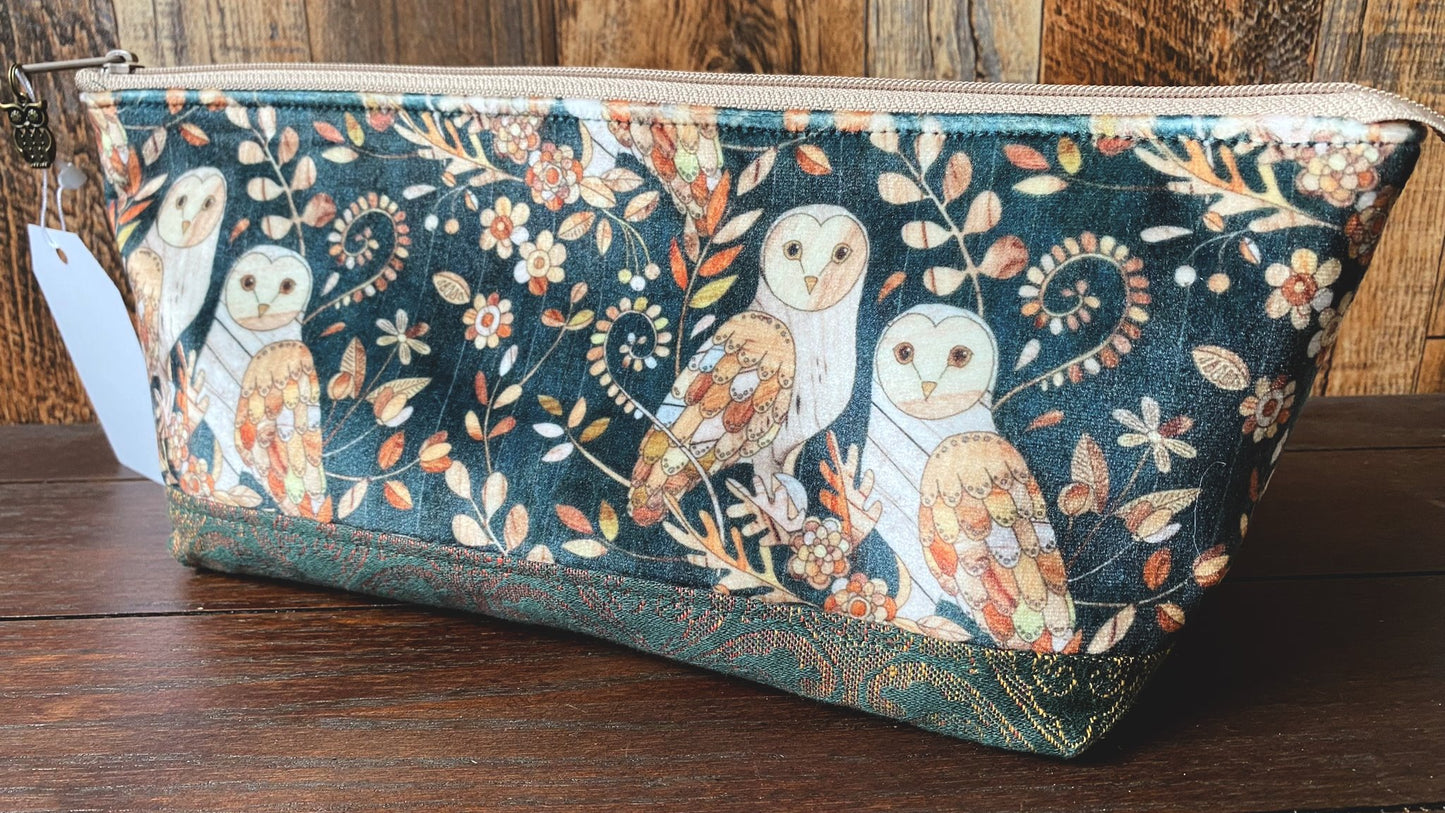 Barn Owl Large Open Wide Spindle Bag