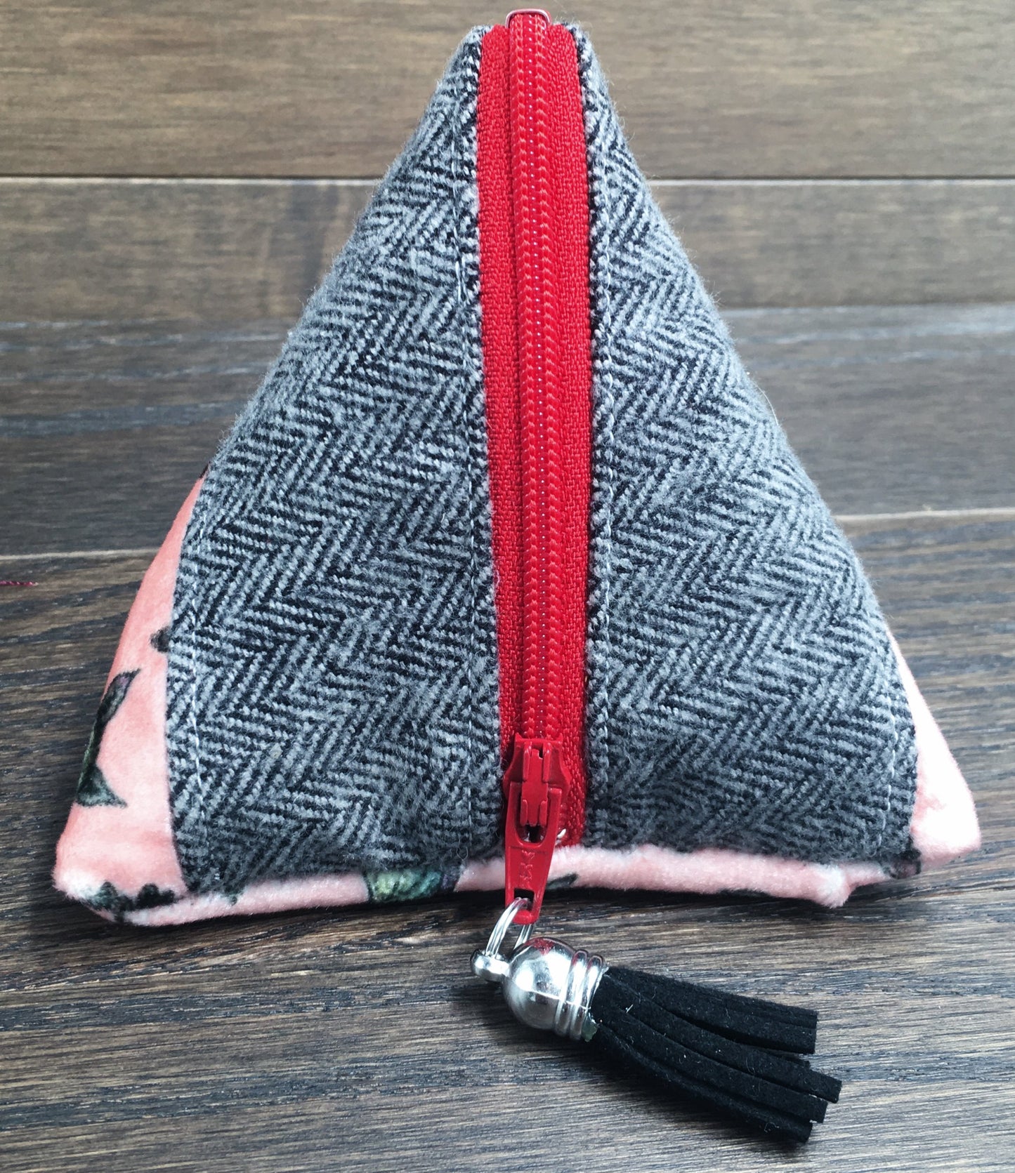 Bat Love! Pyramid Pouch