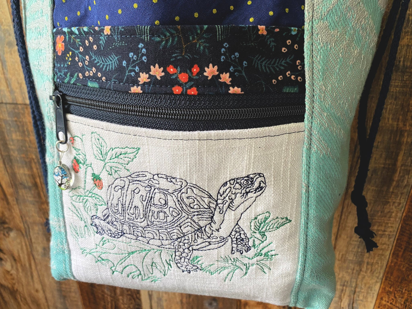 Box Turtle Medium Firefly Project Bag