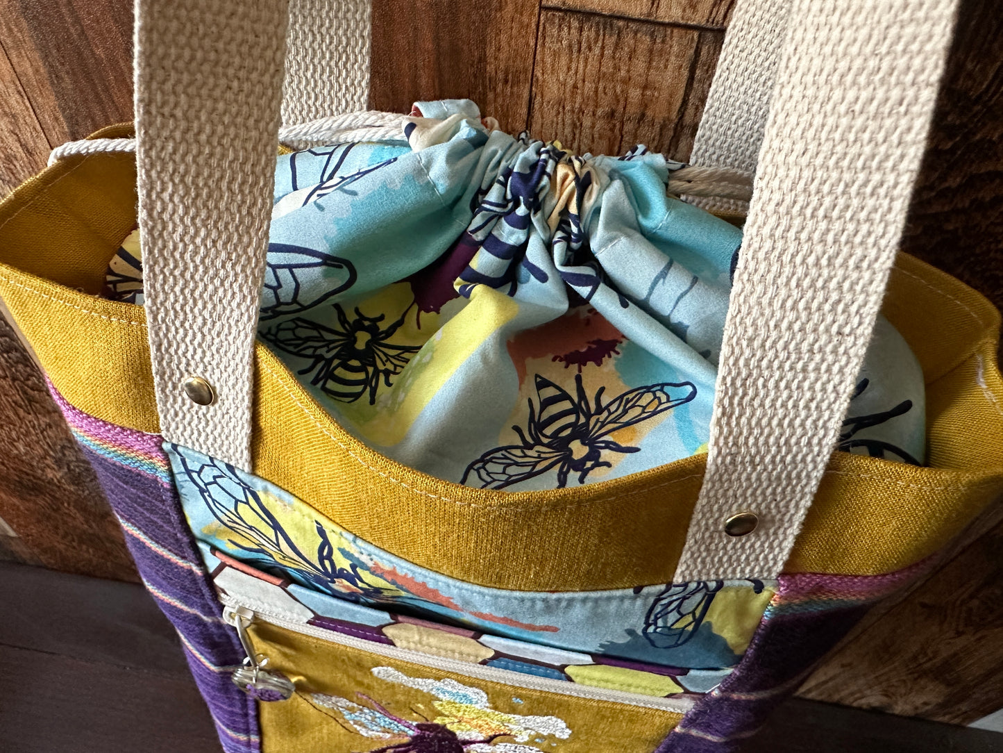 Buzzy Bees Medium Firefly Project Bag