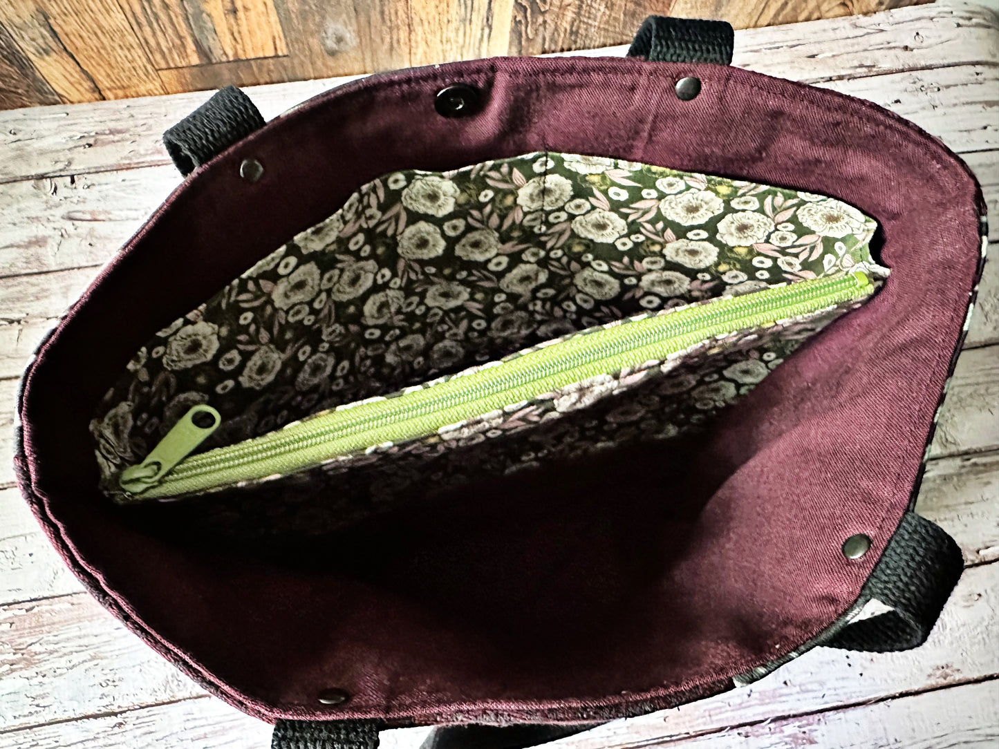 Armadillo Tote Bag with Zipper Pocket Divider