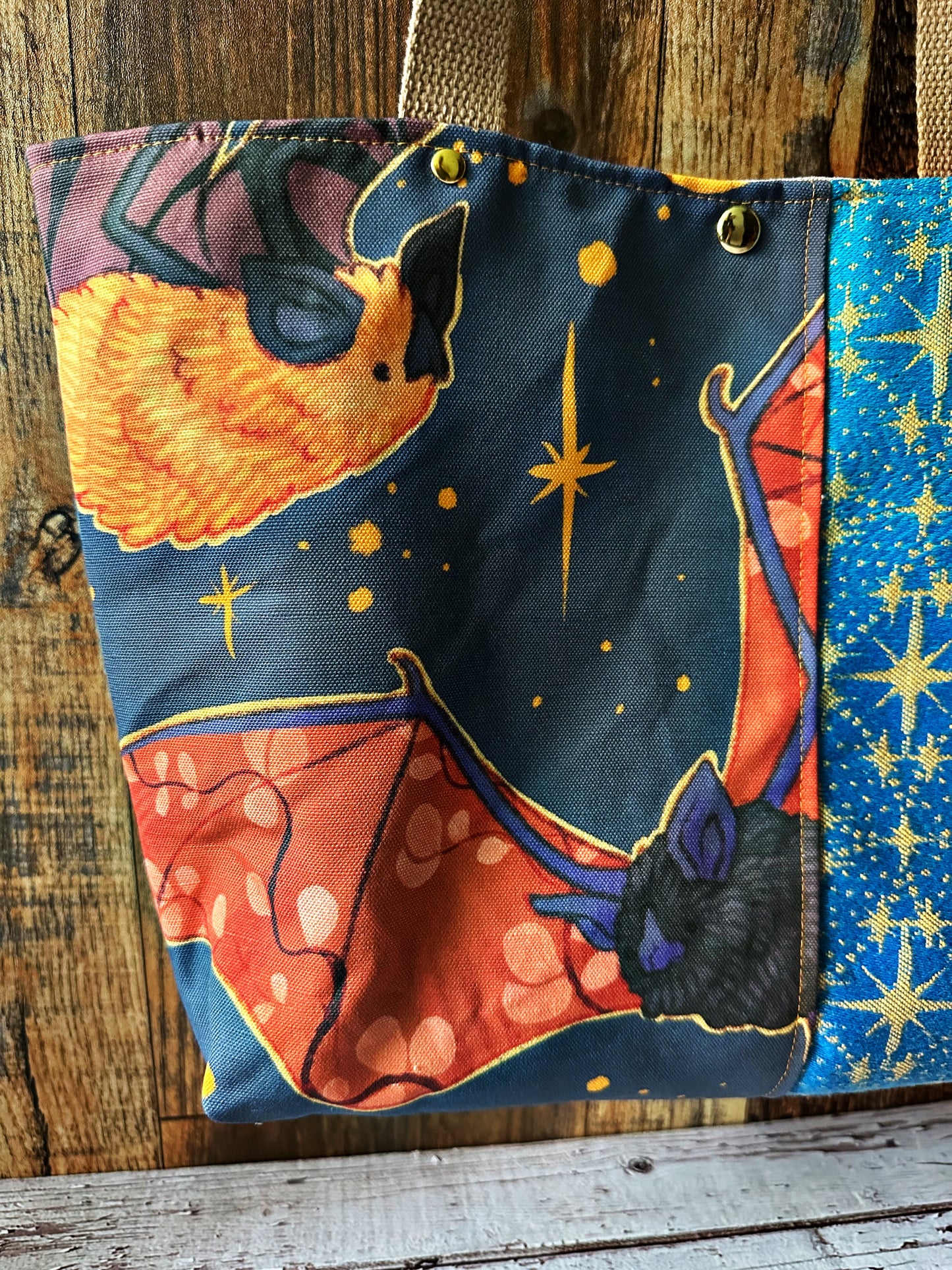 Beautiful Bats Light Blue Tote Bag with Zipper Pocket Divider