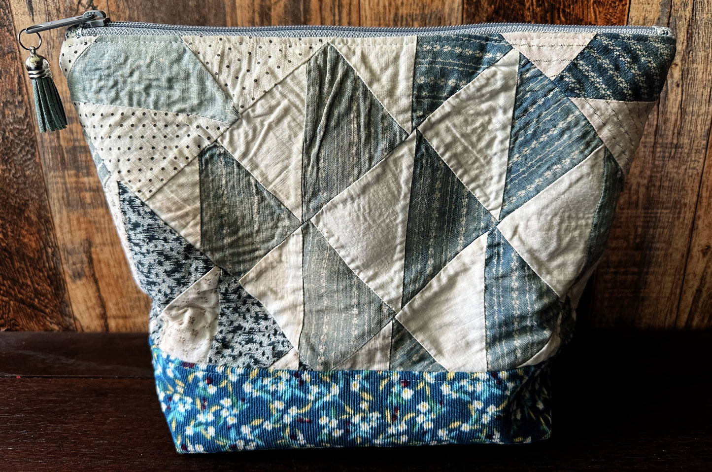 Repurposed Heritage Quilt Medium Project or Cosmetic Zipper Bag